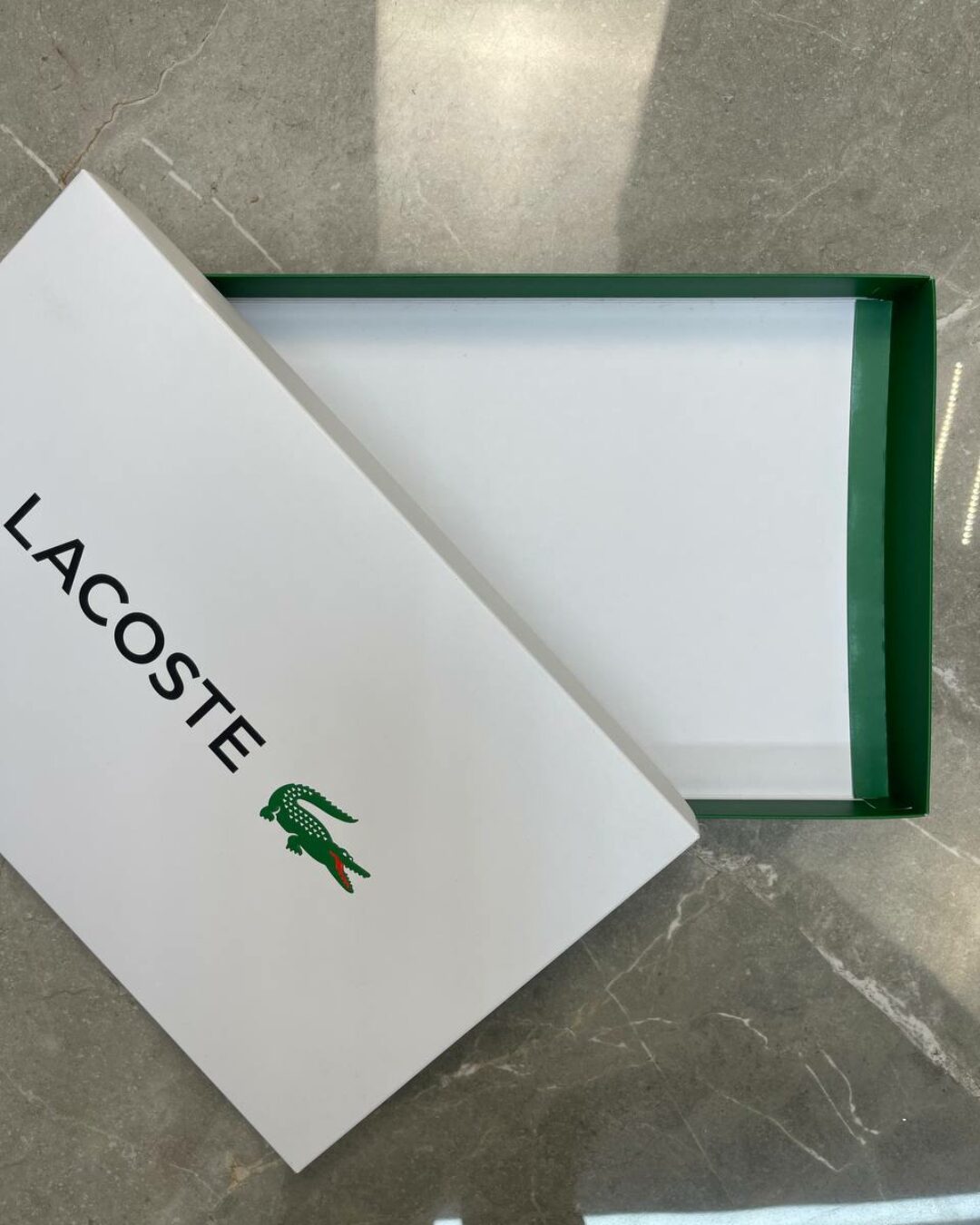 Коробка Lacoste