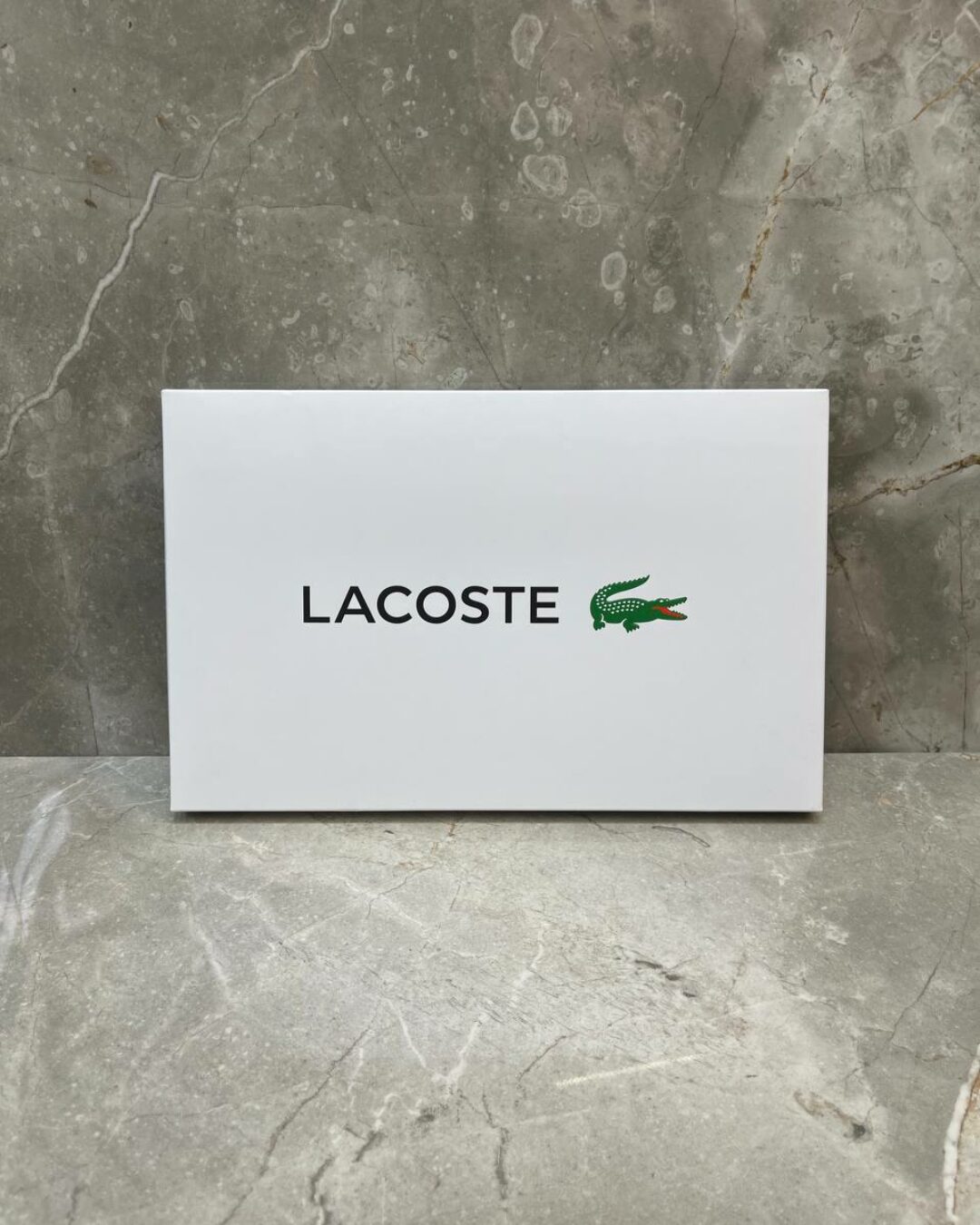 Коробка Lacoste