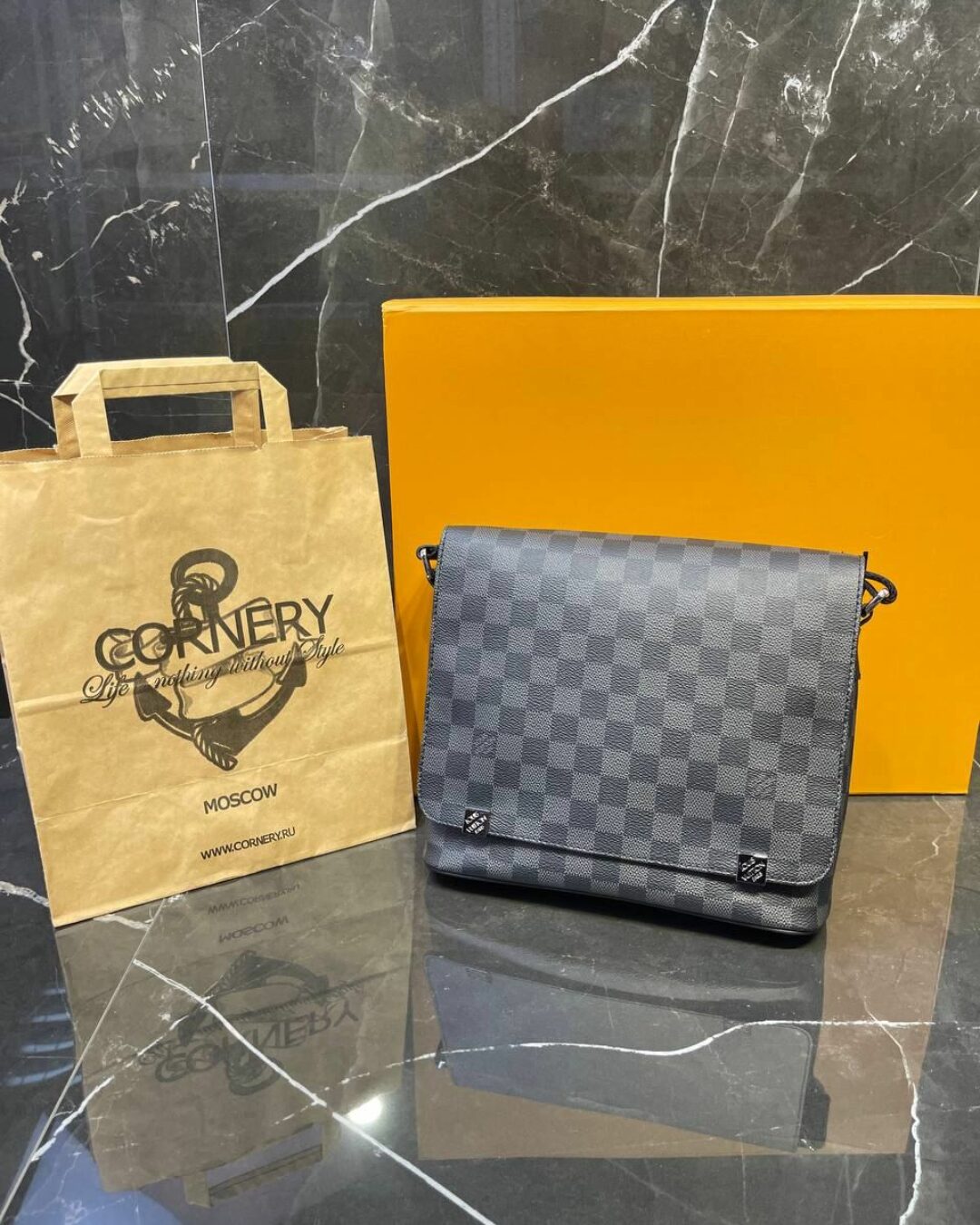 Сумка Louis Vuitton District PM