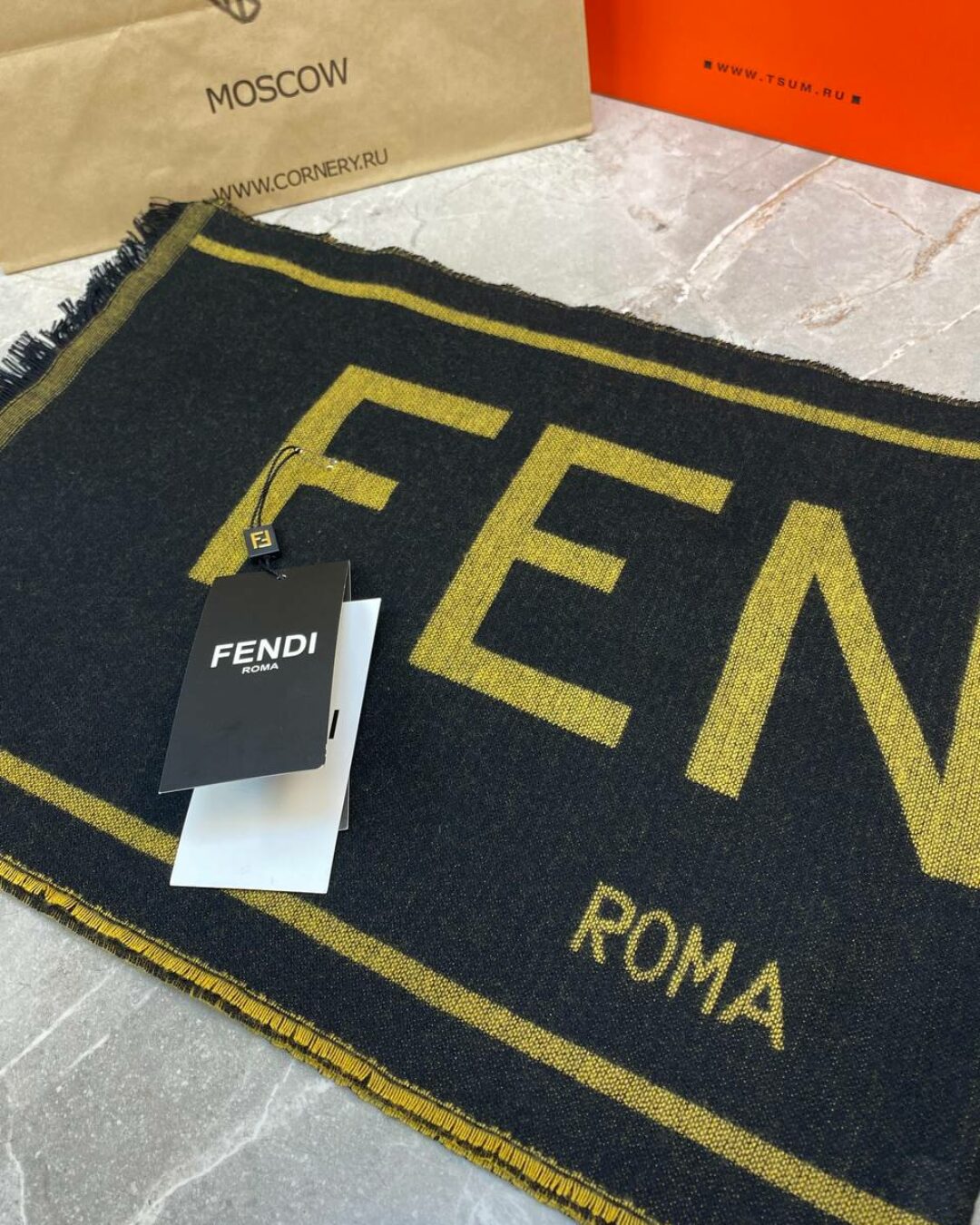 Шарф Fendi