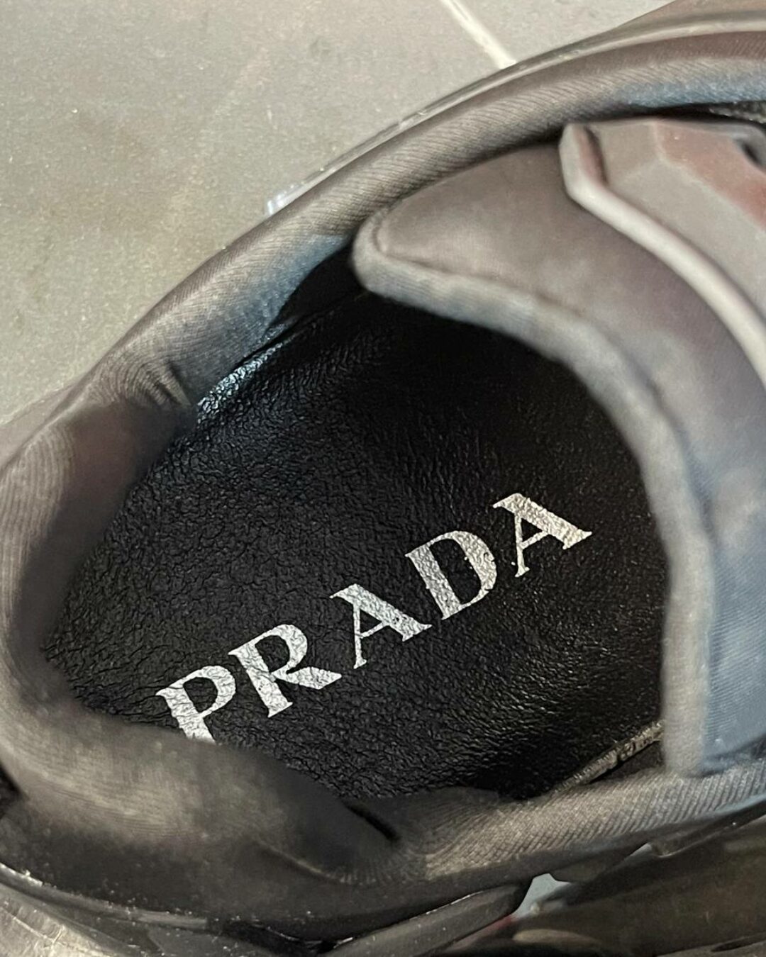 Кроссовки Prada