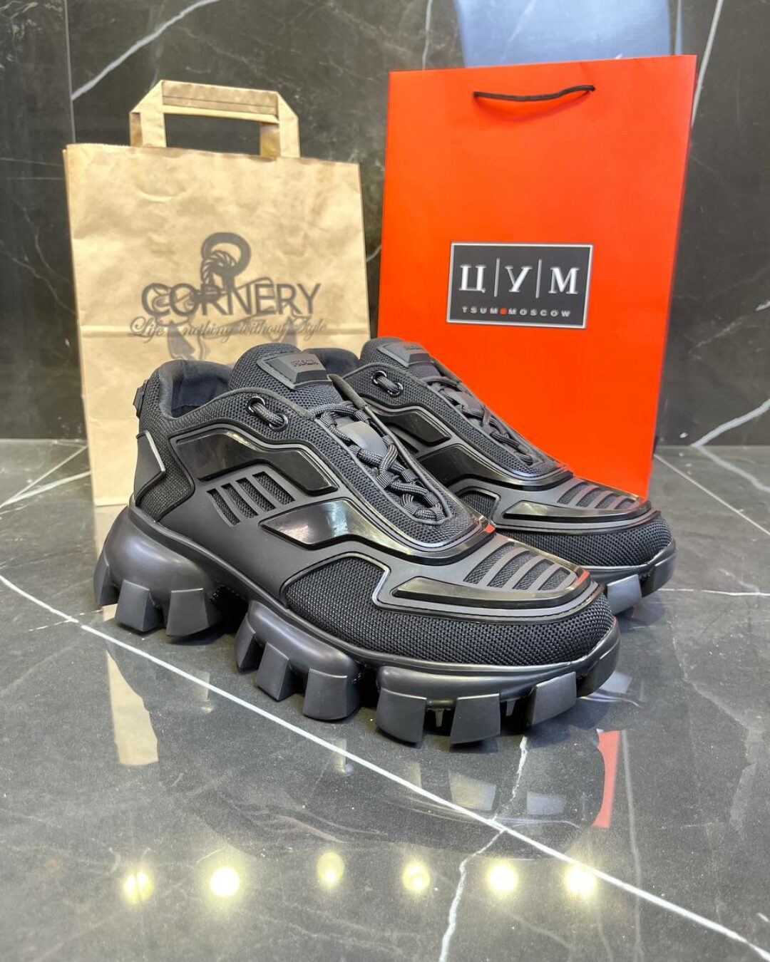 Кроссовки Prada