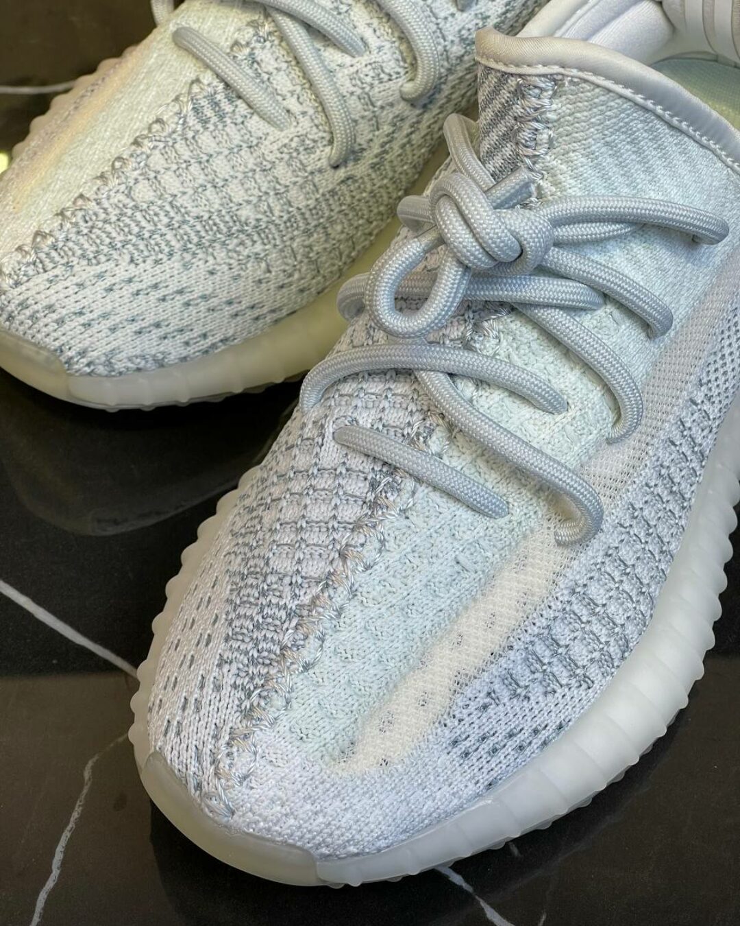 Yeezy 350 V2 Cloud White