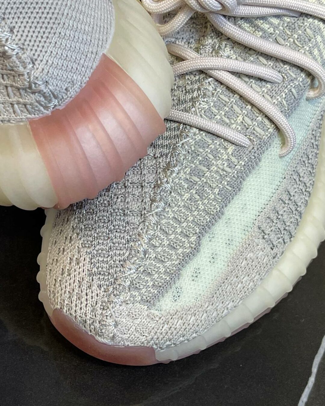 Yeezy 350 V2 Citrin