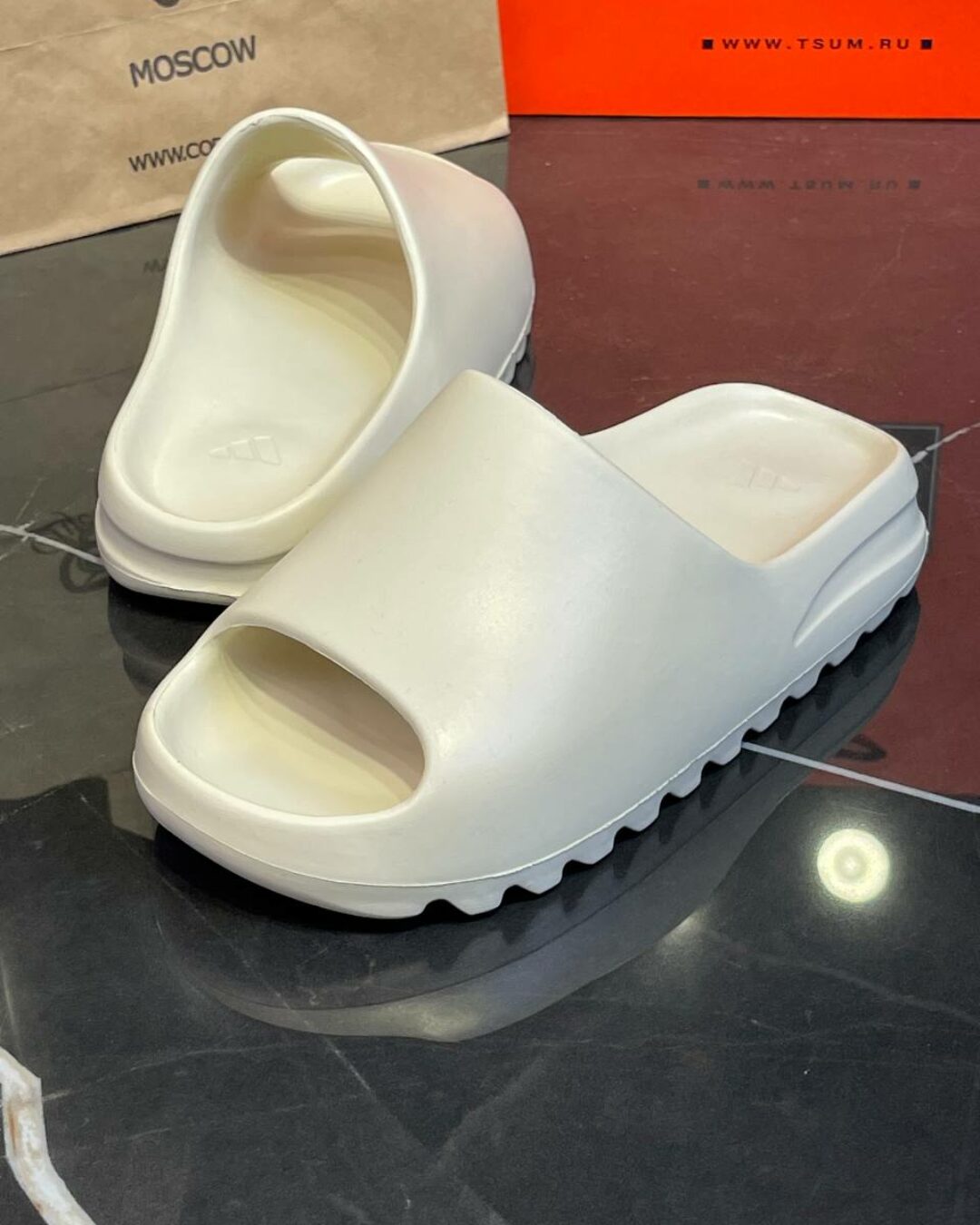 Yeezy Slide Bone