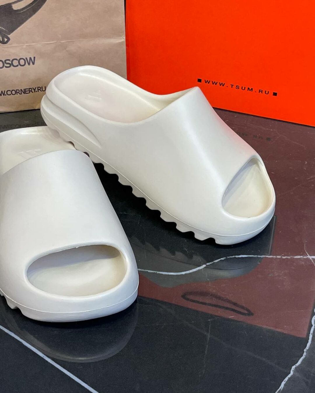 Yeezy Slide Bone