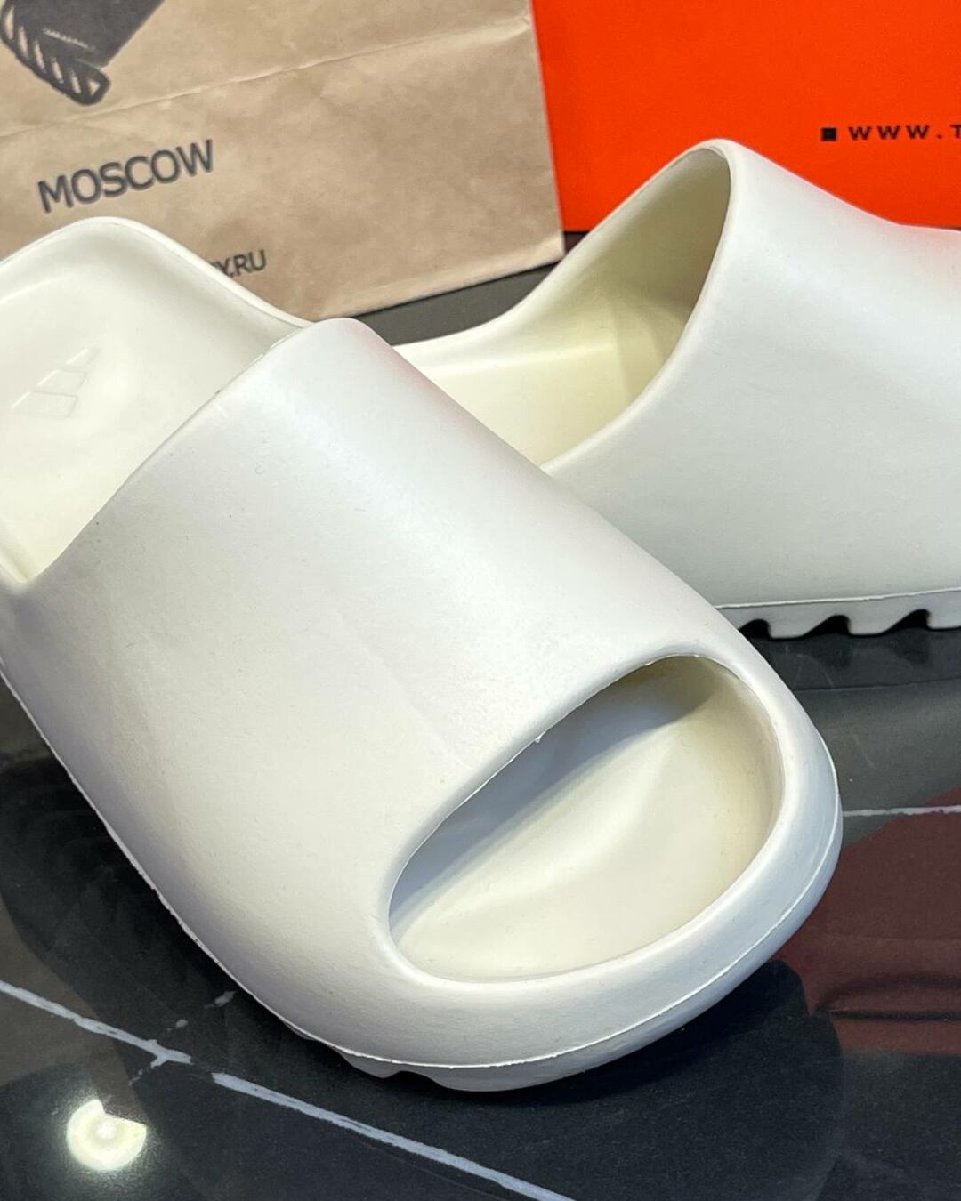 Yeezy Slide Bone