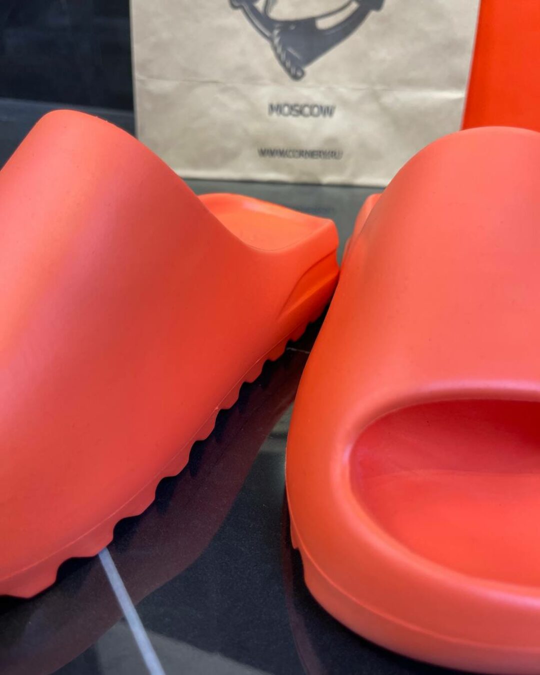 Yeezy Slide "Enflame Orange"