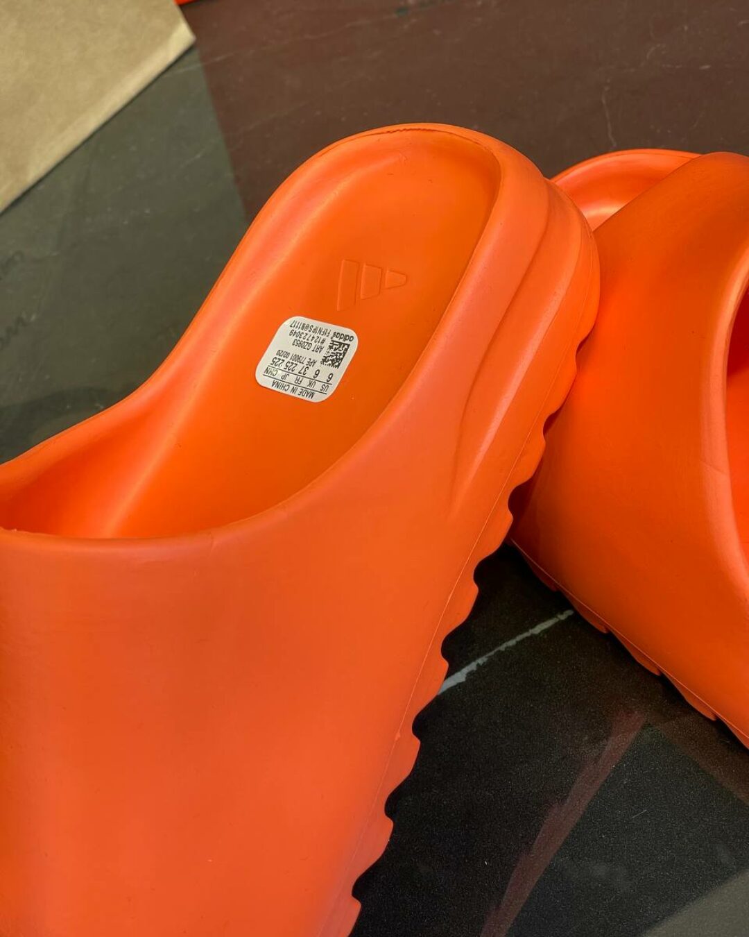 Yeezy Slide "Enflame Orange"