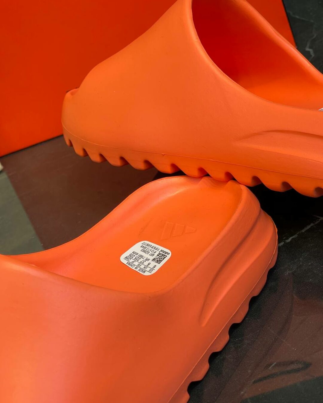 Yeezy Slide "Enflame Orange"