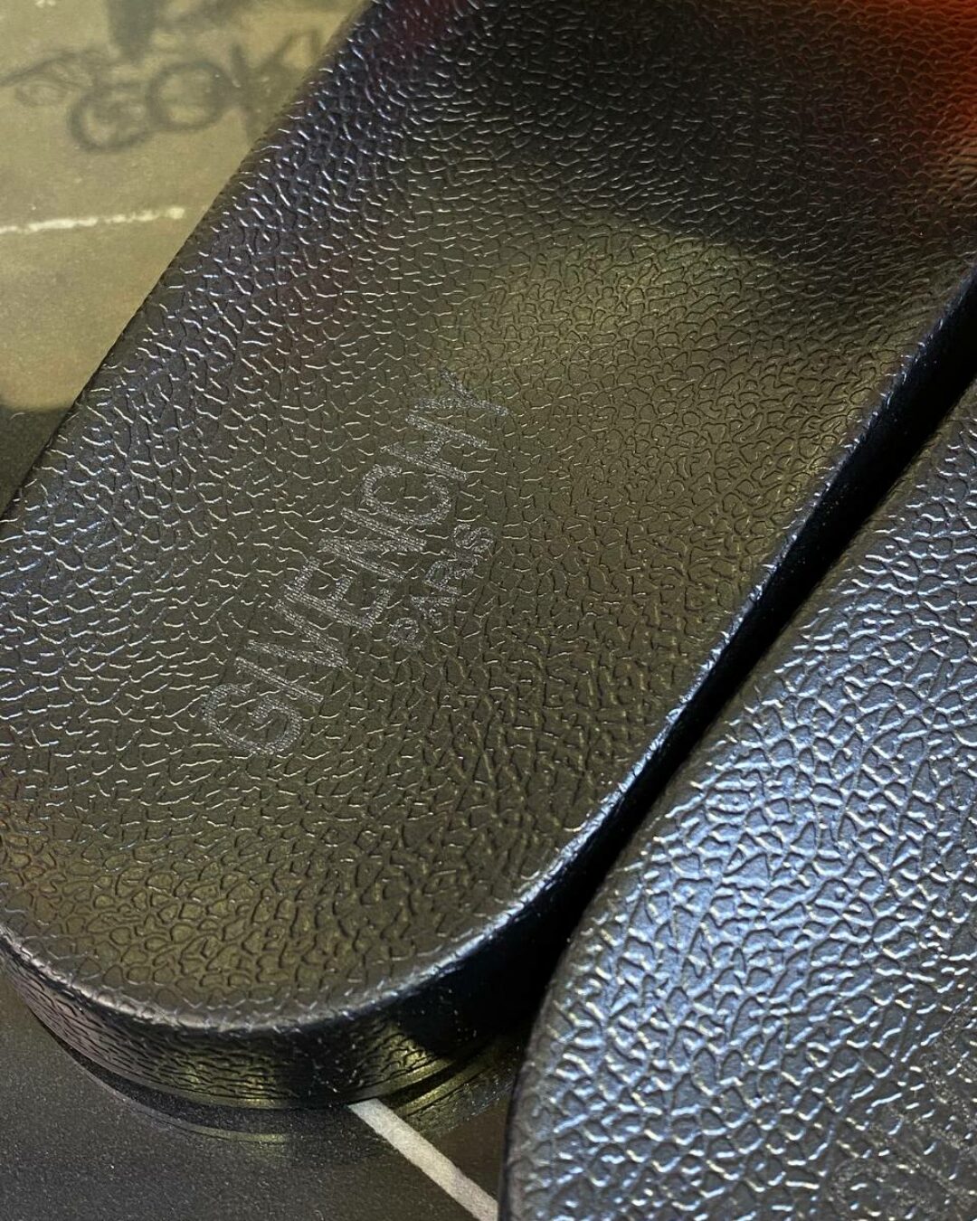 Тапки Givenchy
