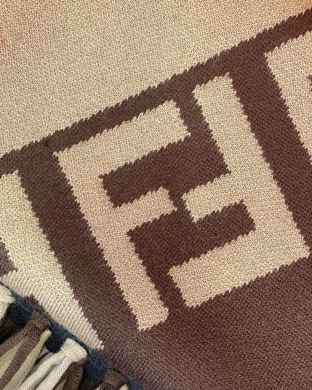 Шарф Fendi