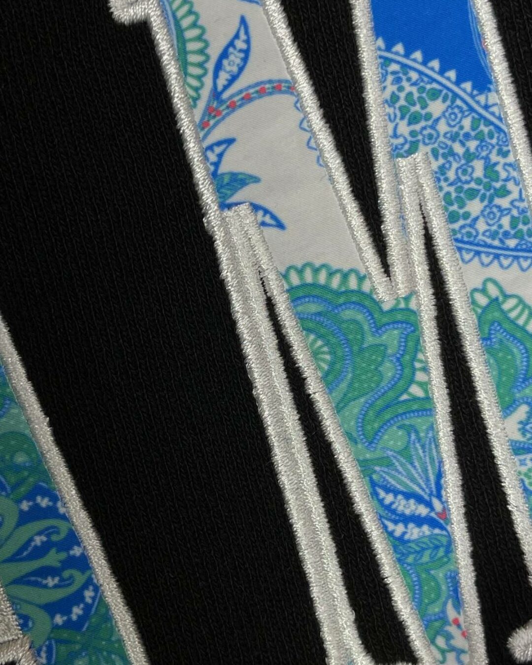 Худи Amiri