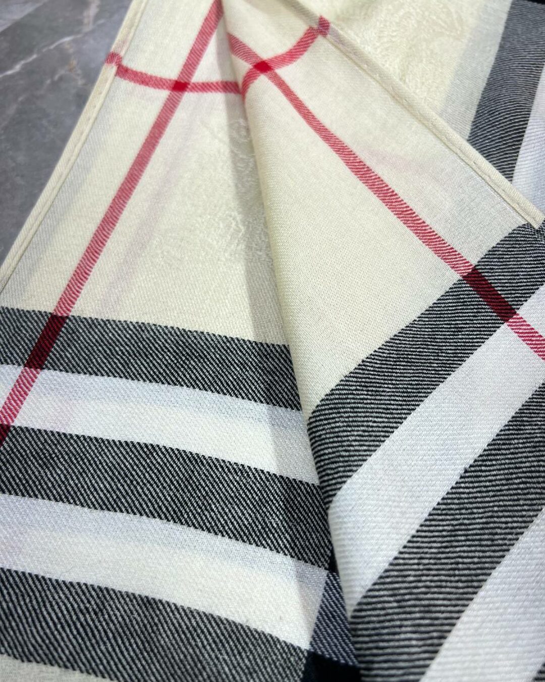 Шарф Burberry