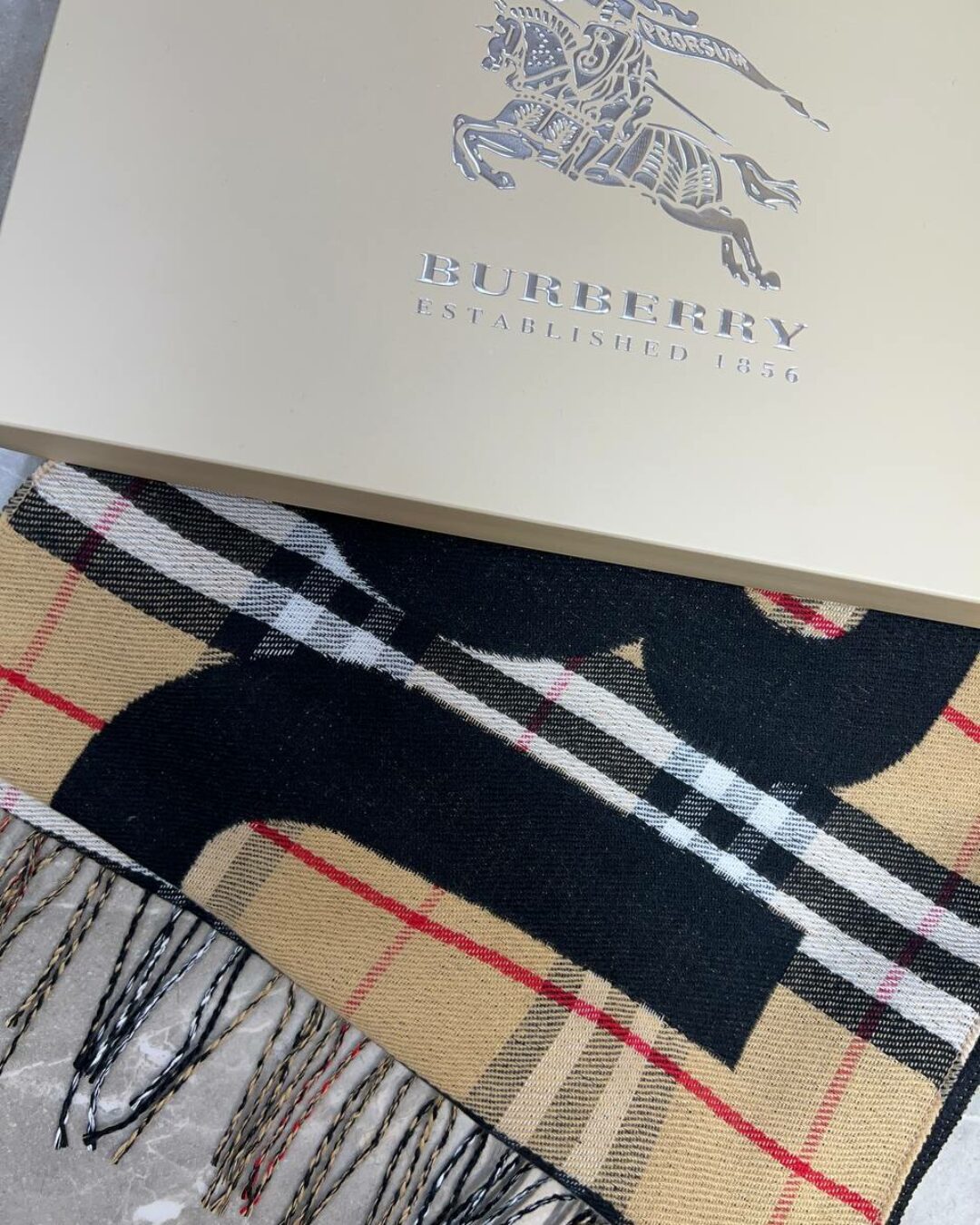 Шарф Burberry