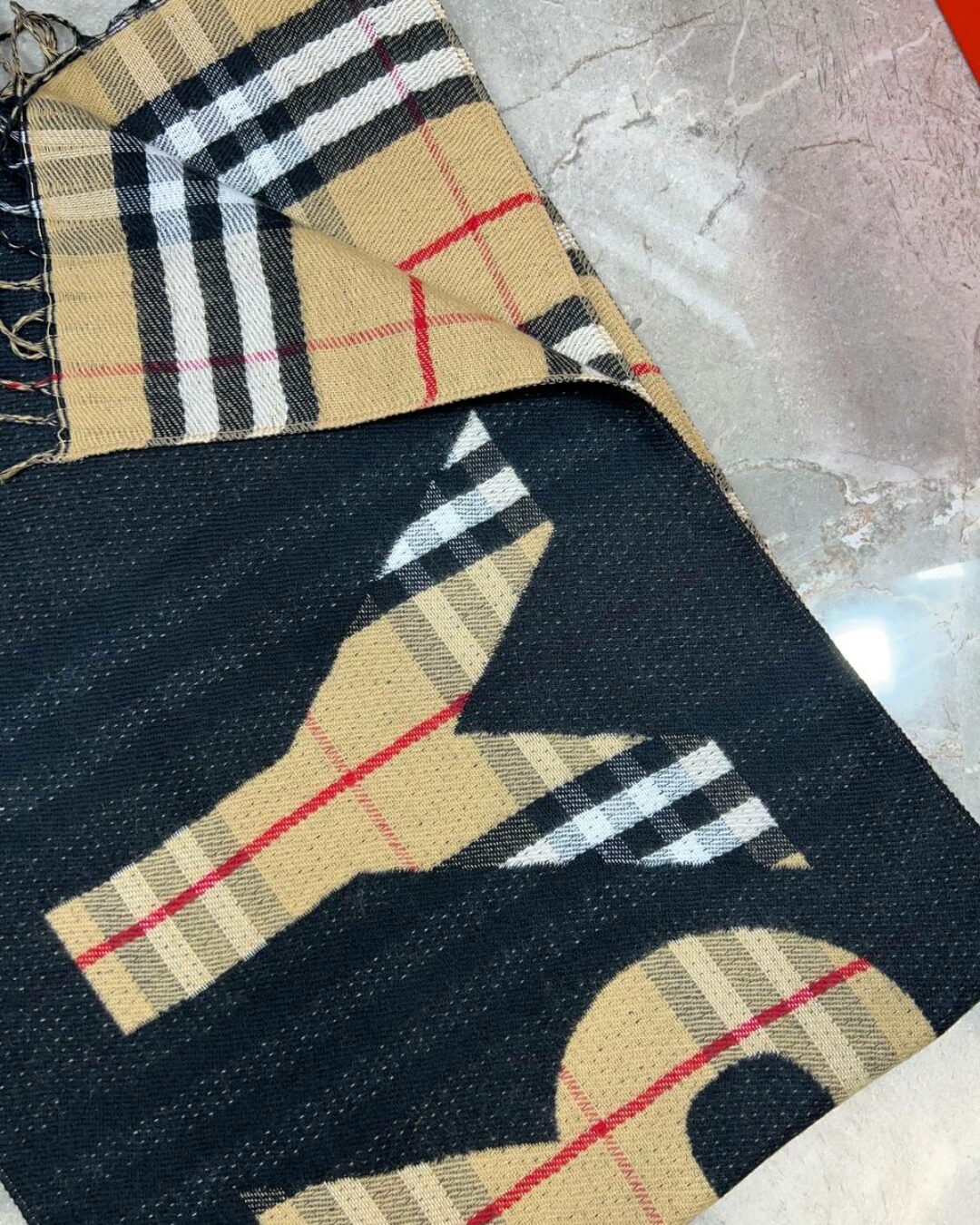 Шарф Burberry