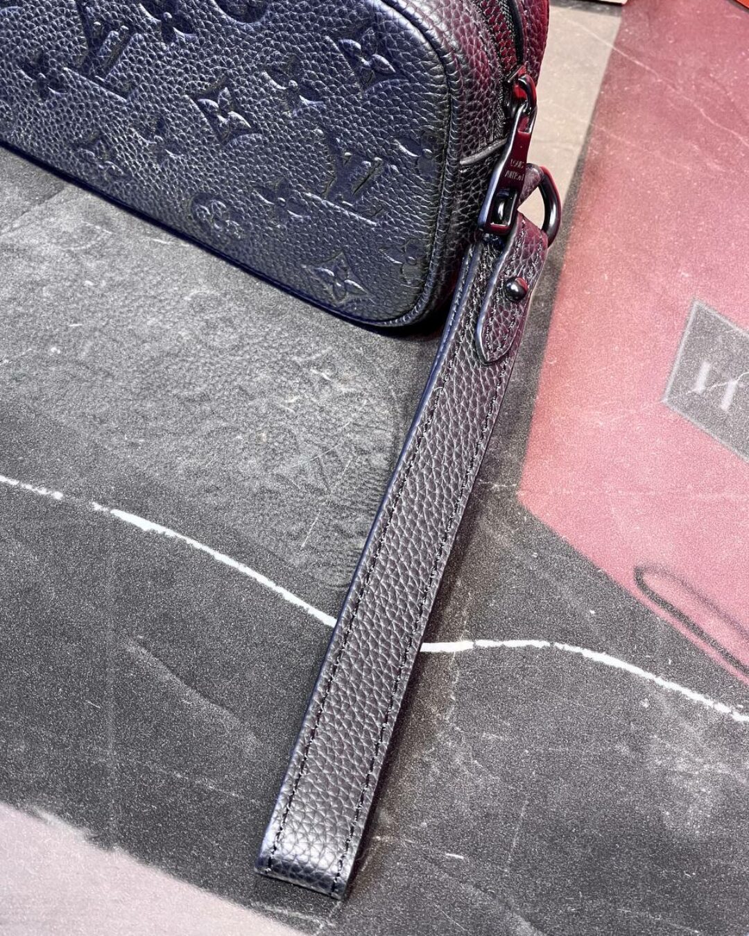Сумка Louis Vuitton Alpha Wearable Wallet Bag