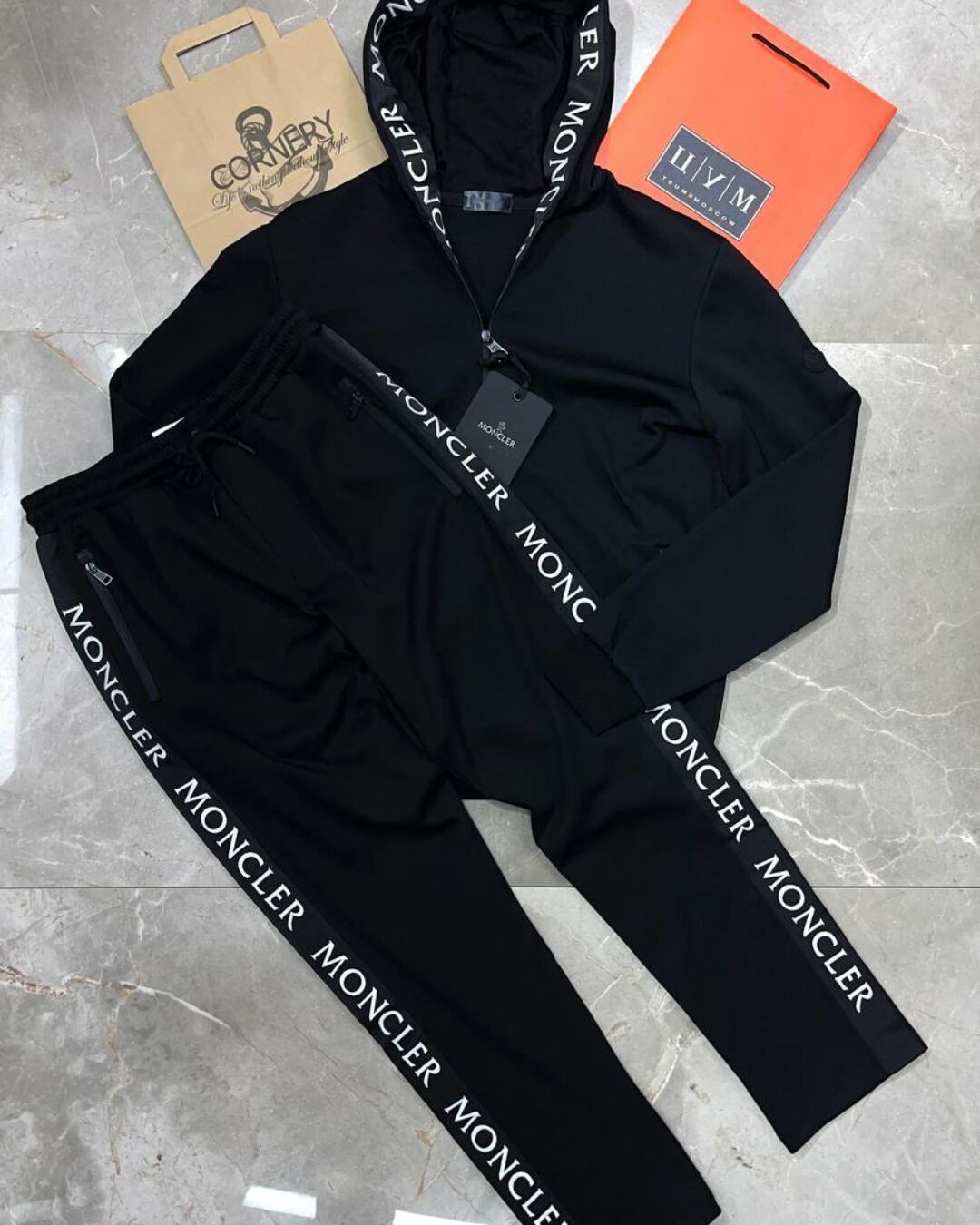 Спортивный костюм Moncler