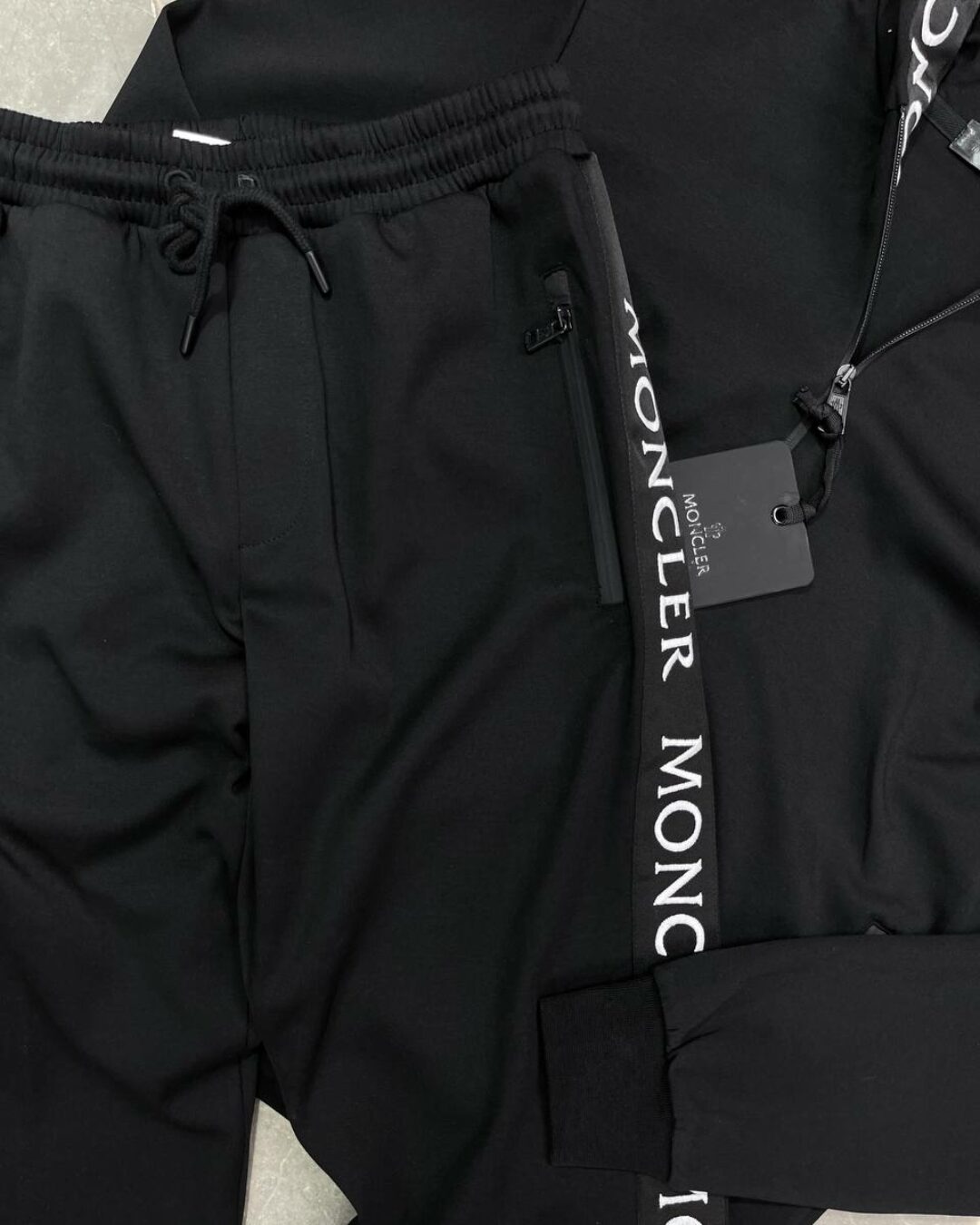 Спортивный костюм Moncler
