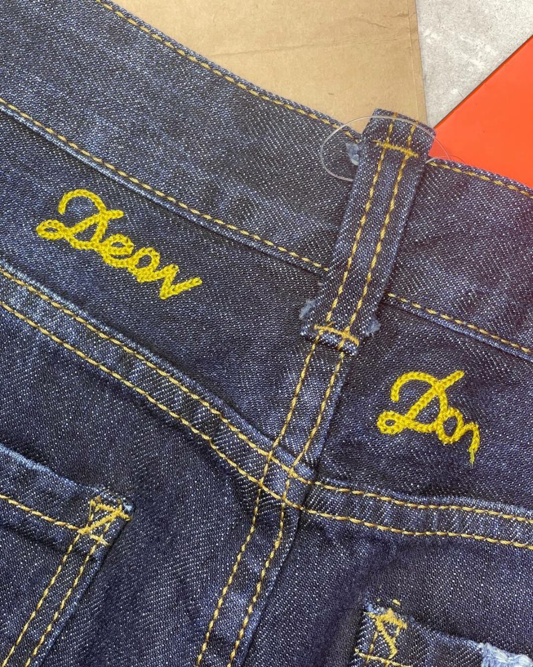Джинсы Dsquared
