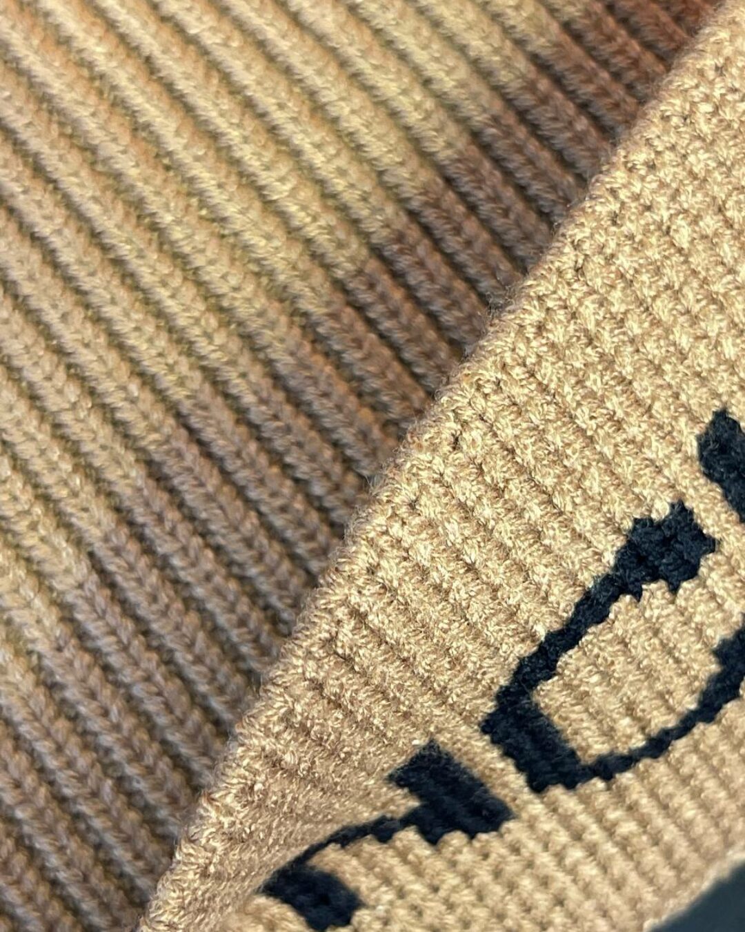 Шапка Balenciaga