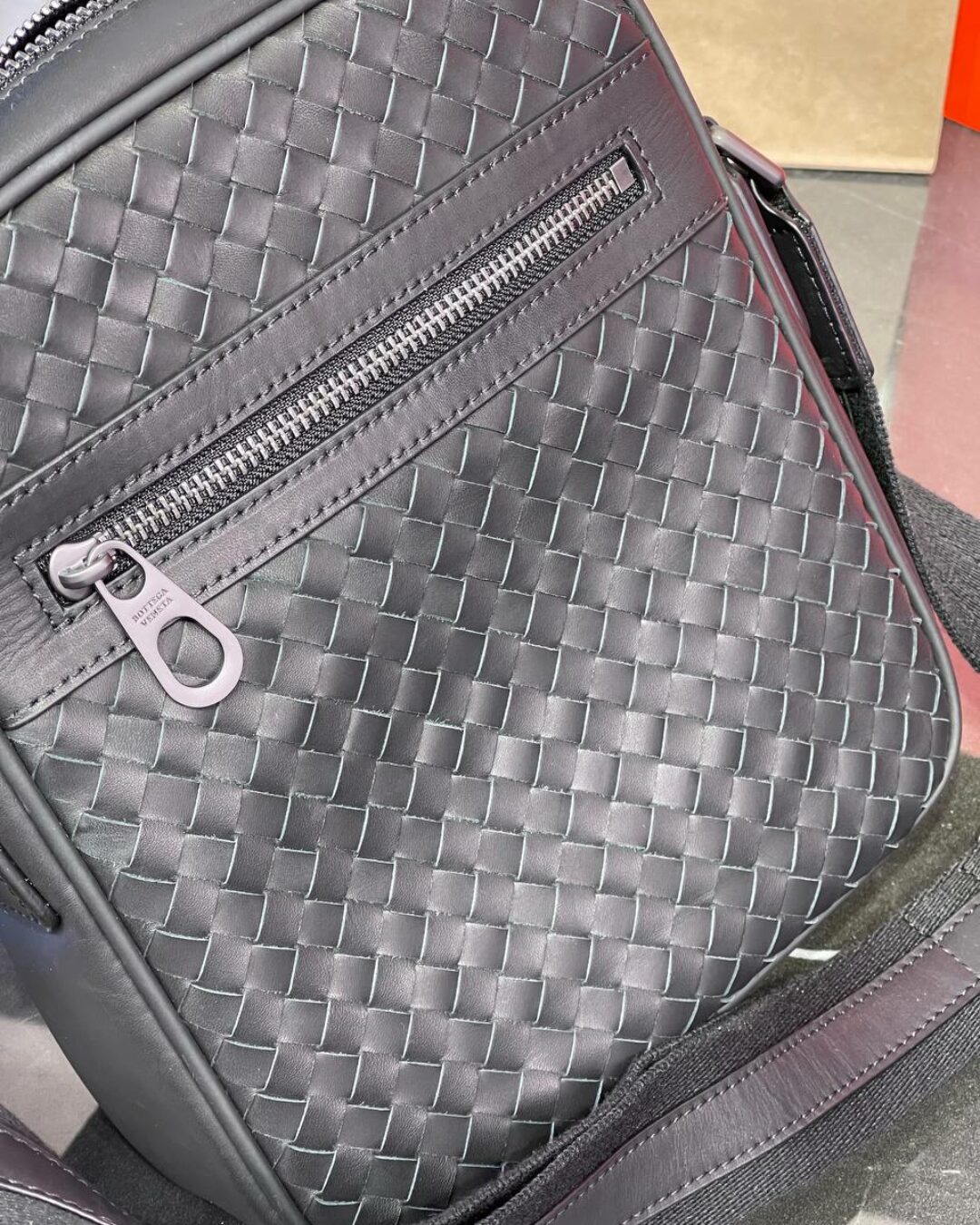 Сумка-мессенджер Bottega Veneta