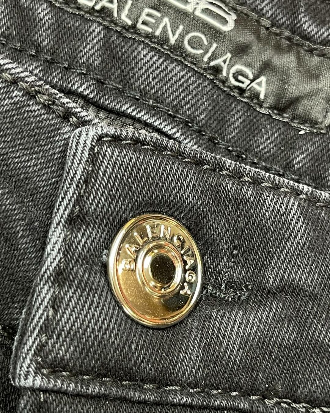 Джинсы Balenciaga