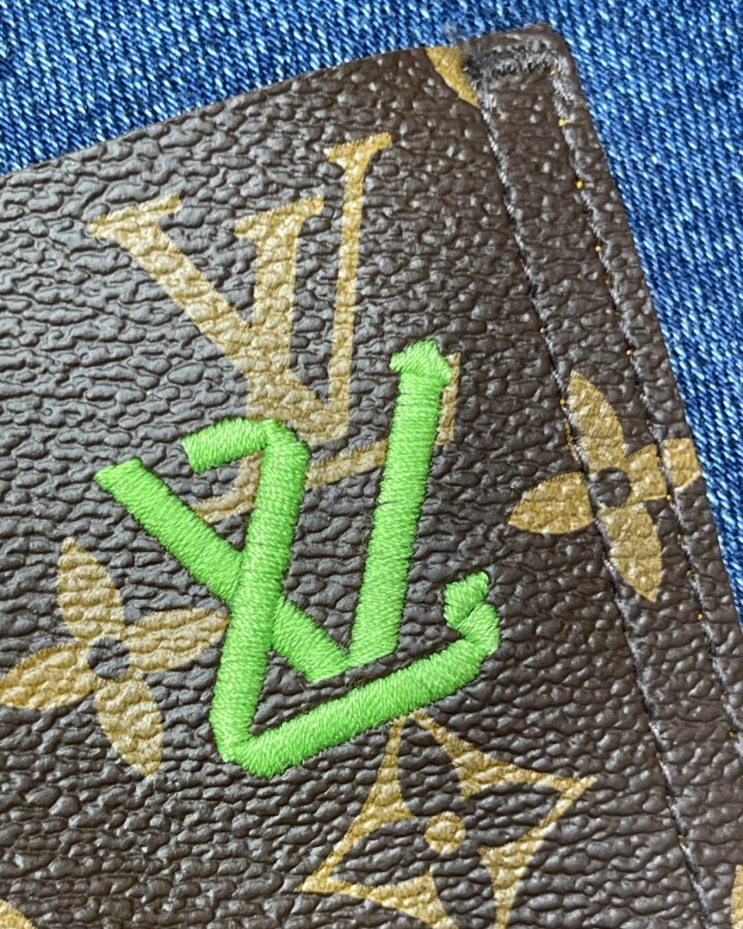 Джинсы Louis Vuitton