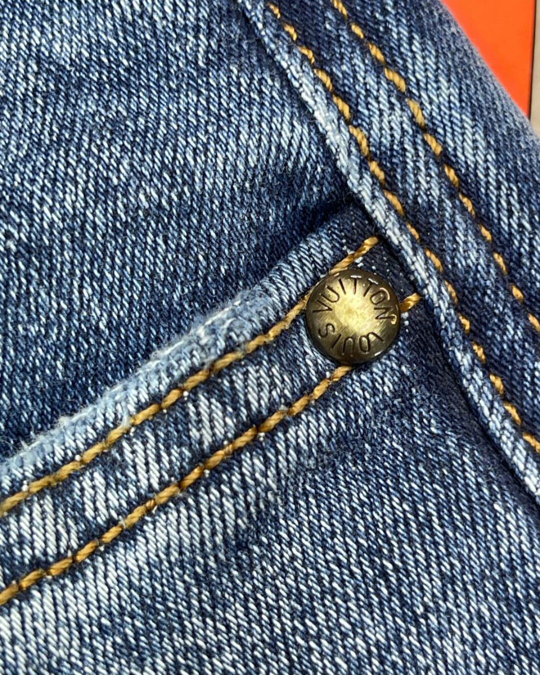Джинсы Louis Vuitton