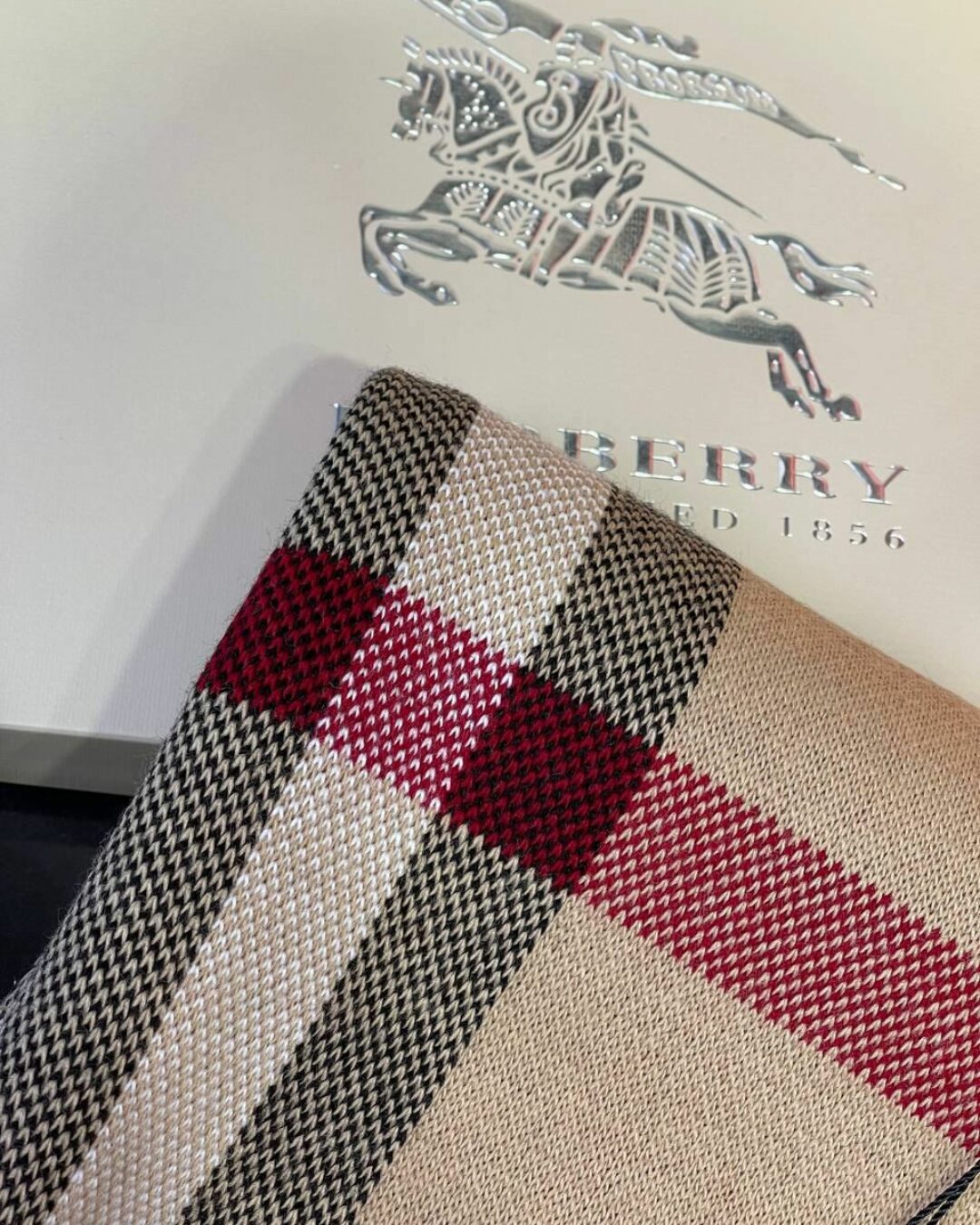 Шарф Burberry