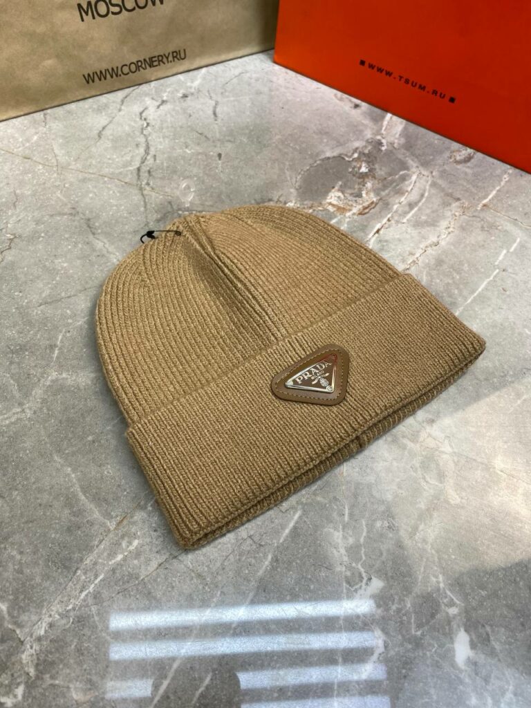 Шапка Prada