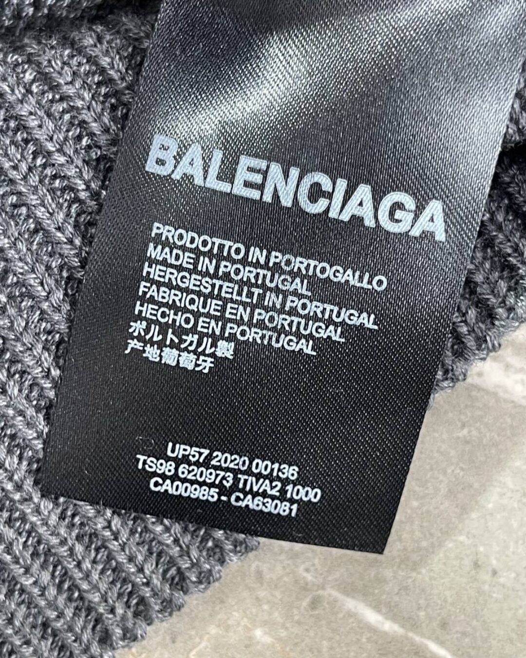 Свитер Balenciaga — фото 8