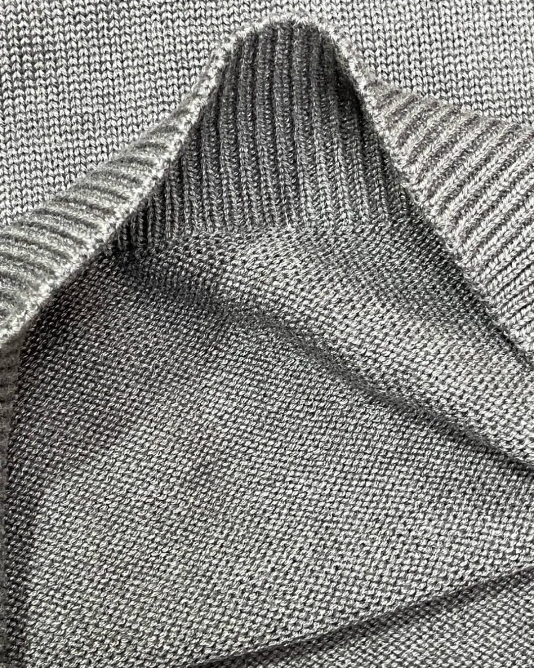 Свитер Balenciaga — фото 9