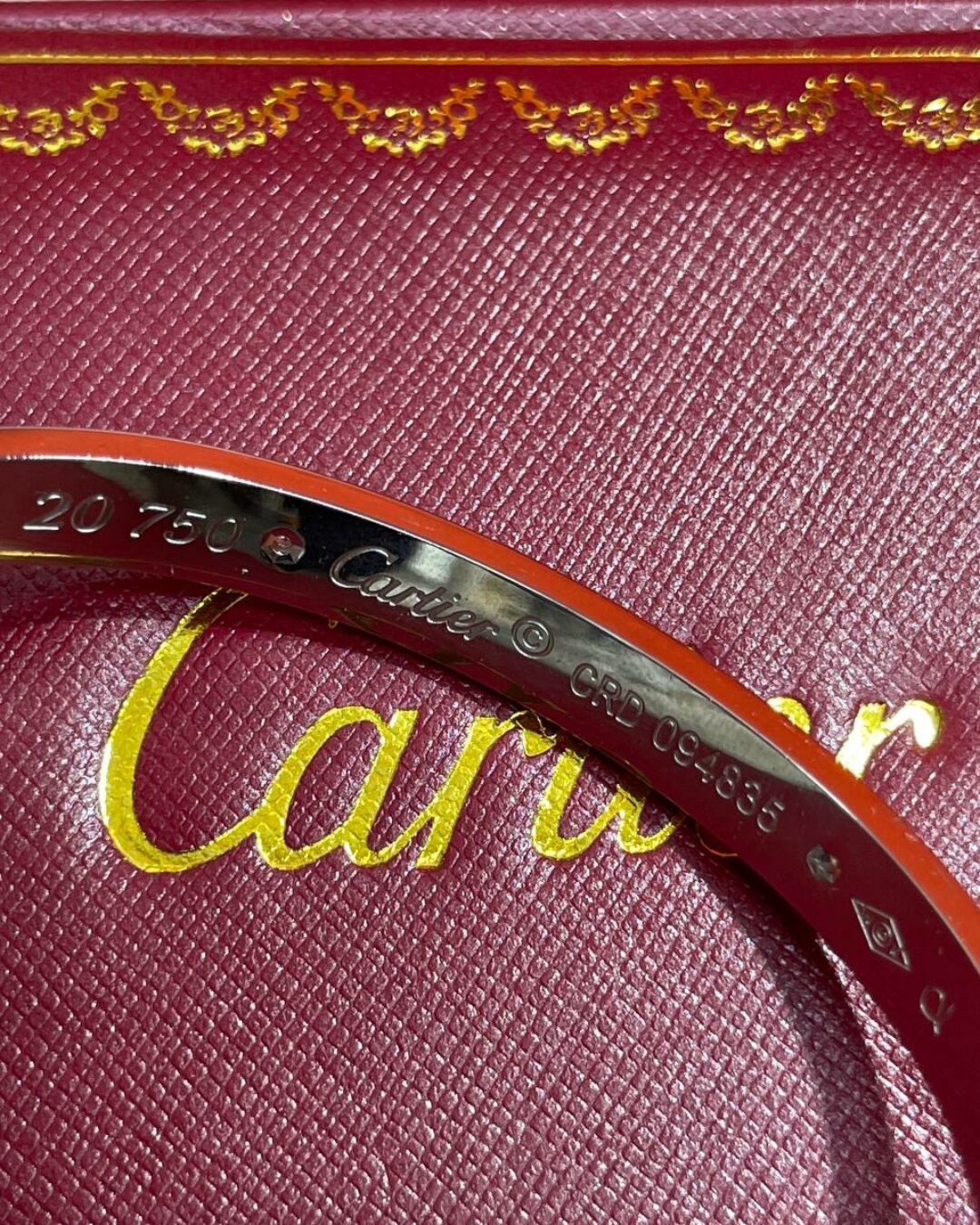 Браслет Cartier Love (камни)