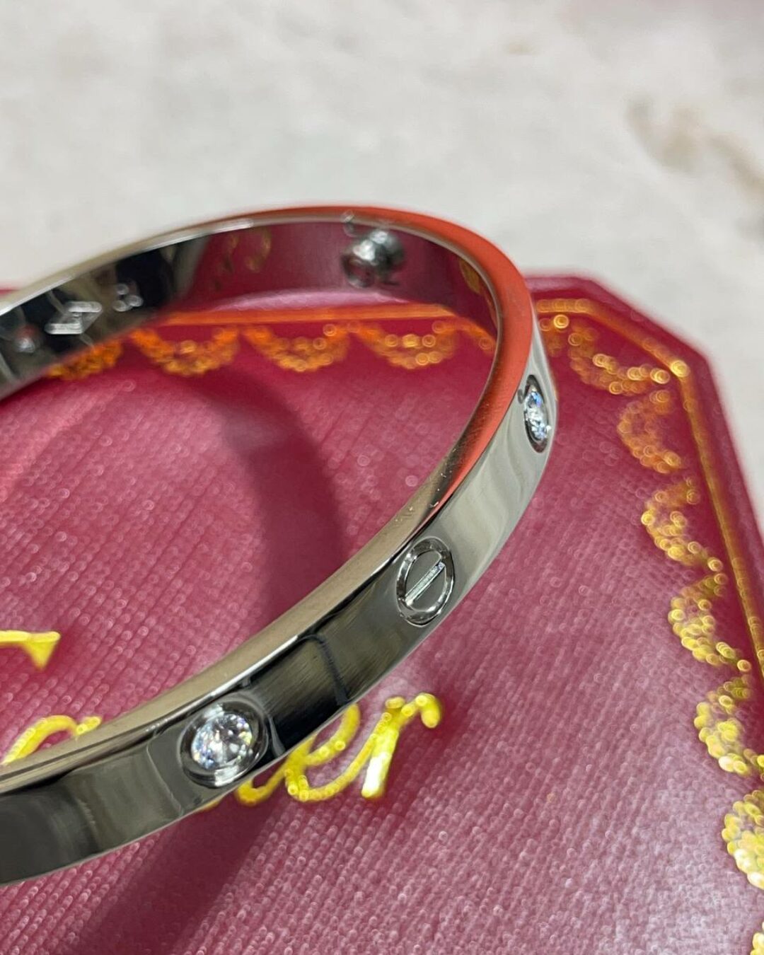 Браслет Cartier Love (камни)