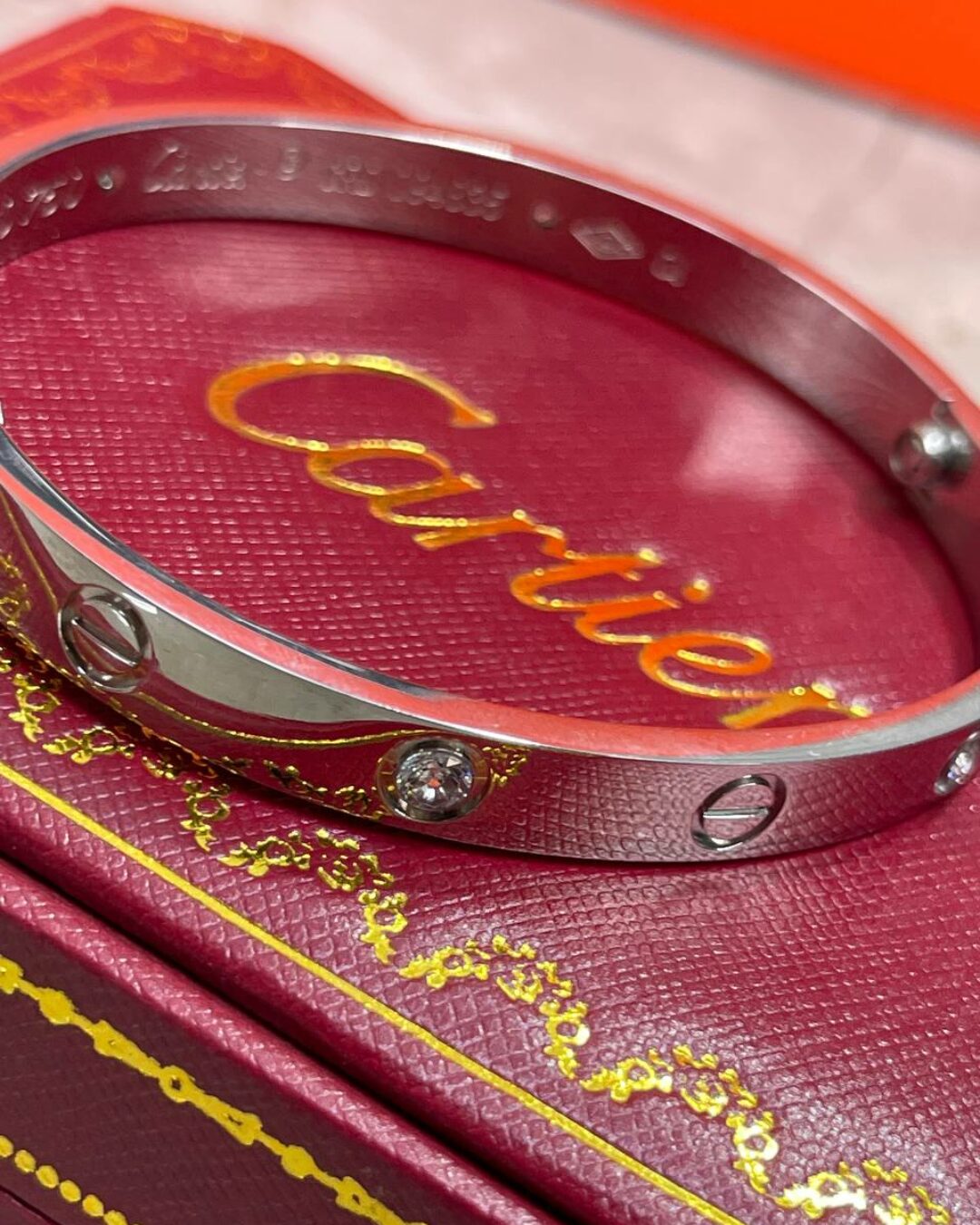 Браслет Cartier Love (камни)