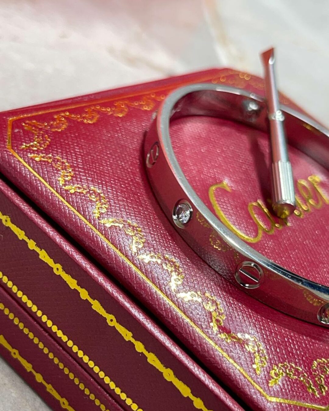 Браслет Cartier Love (камни)