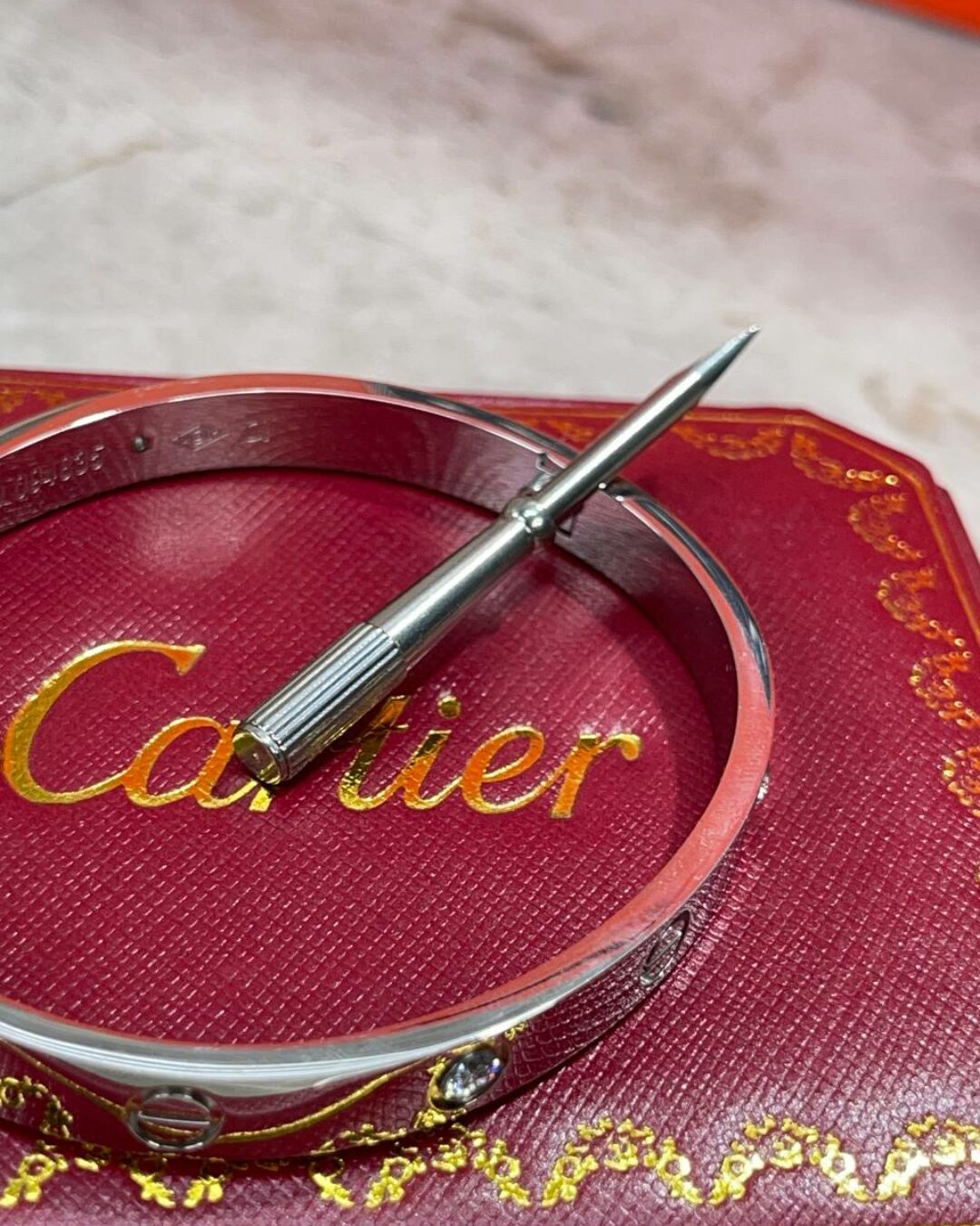 Браслет Cartier Love (камни)