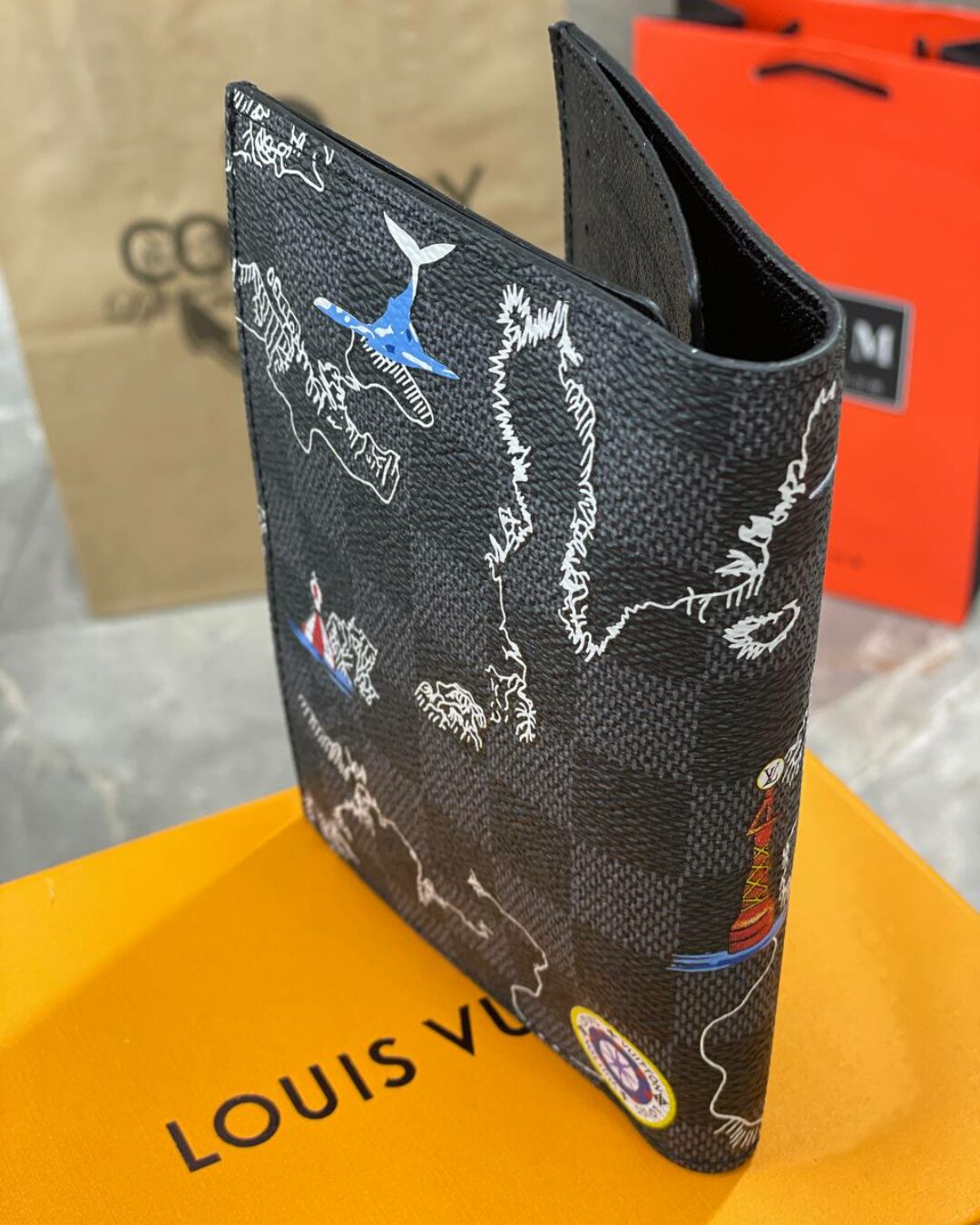 Обложка для паспорта Louis Vuitton