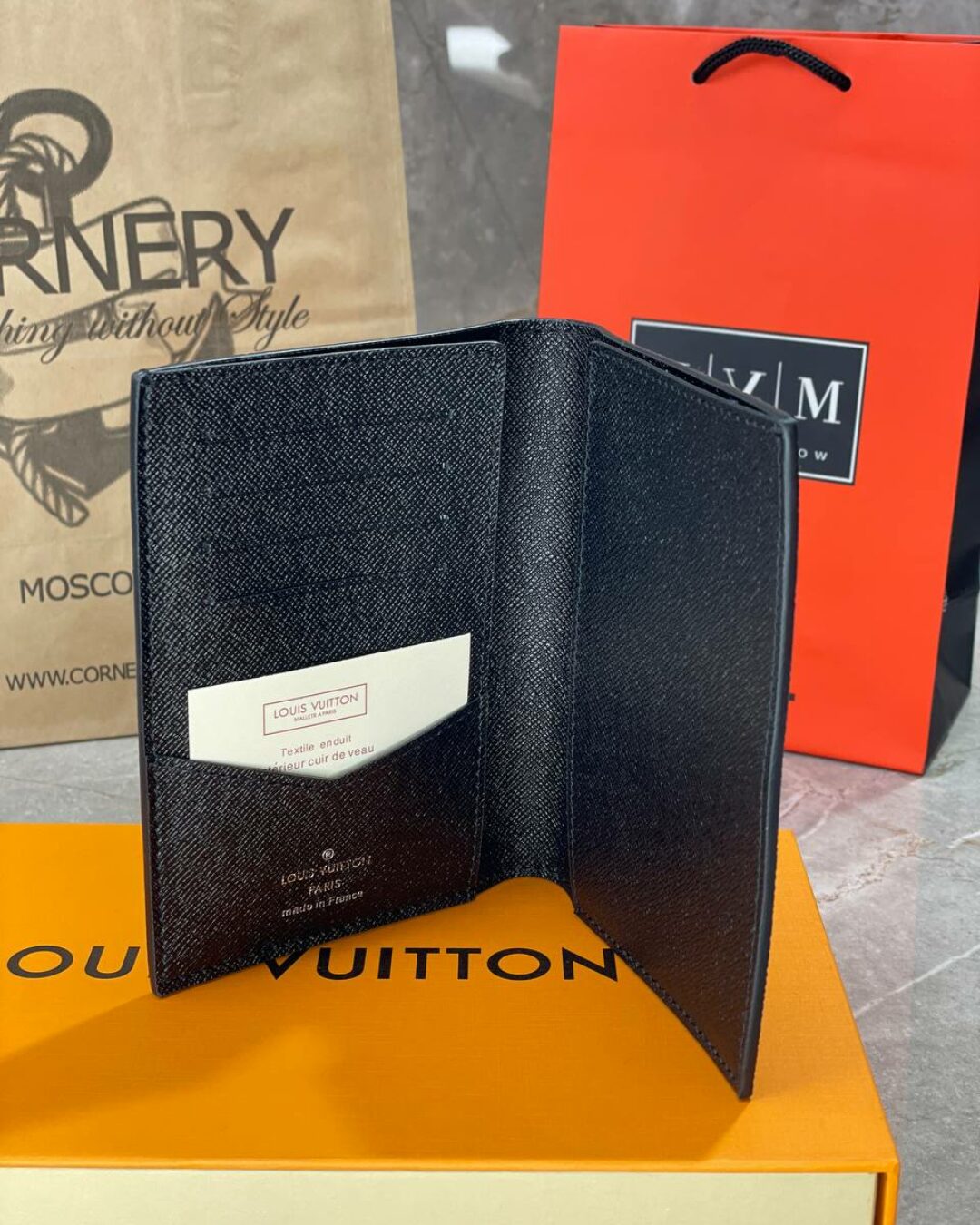 Обложка для паспорта Louis Vuitton