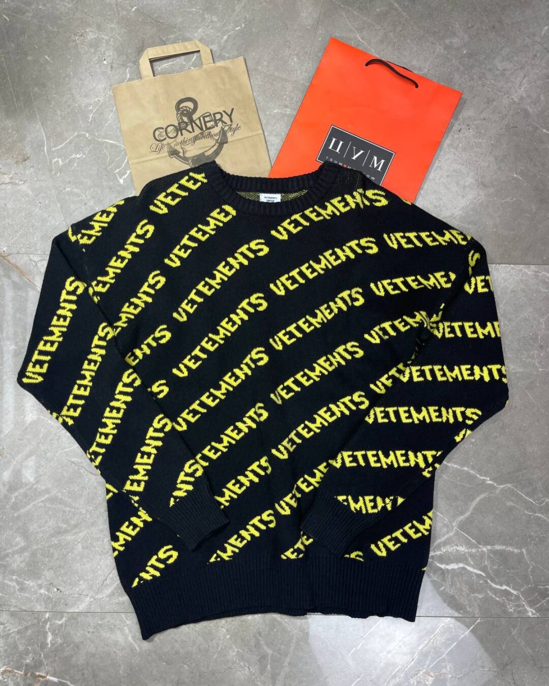 Свитер Vetements