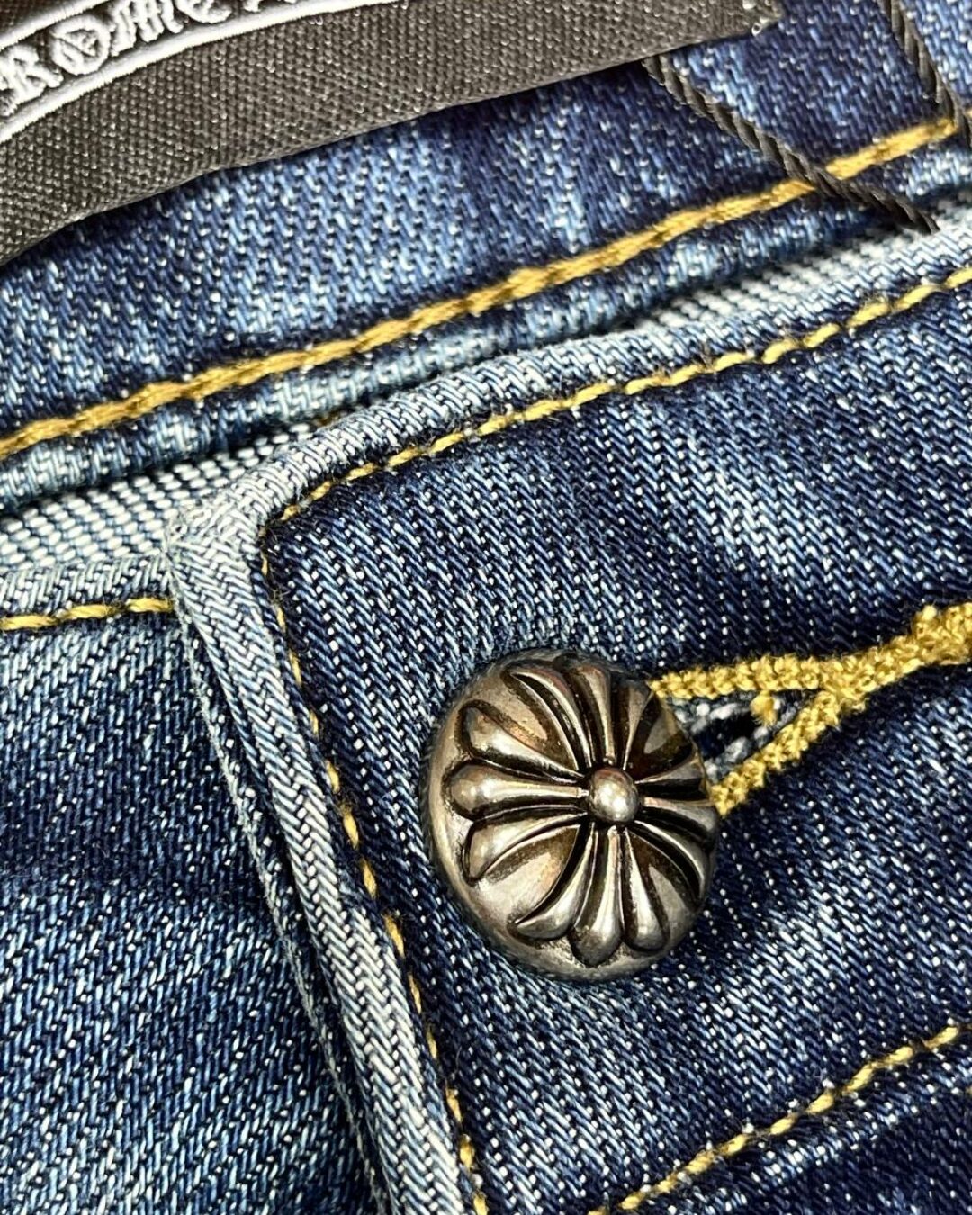 Джинсы Chrome Hearts
