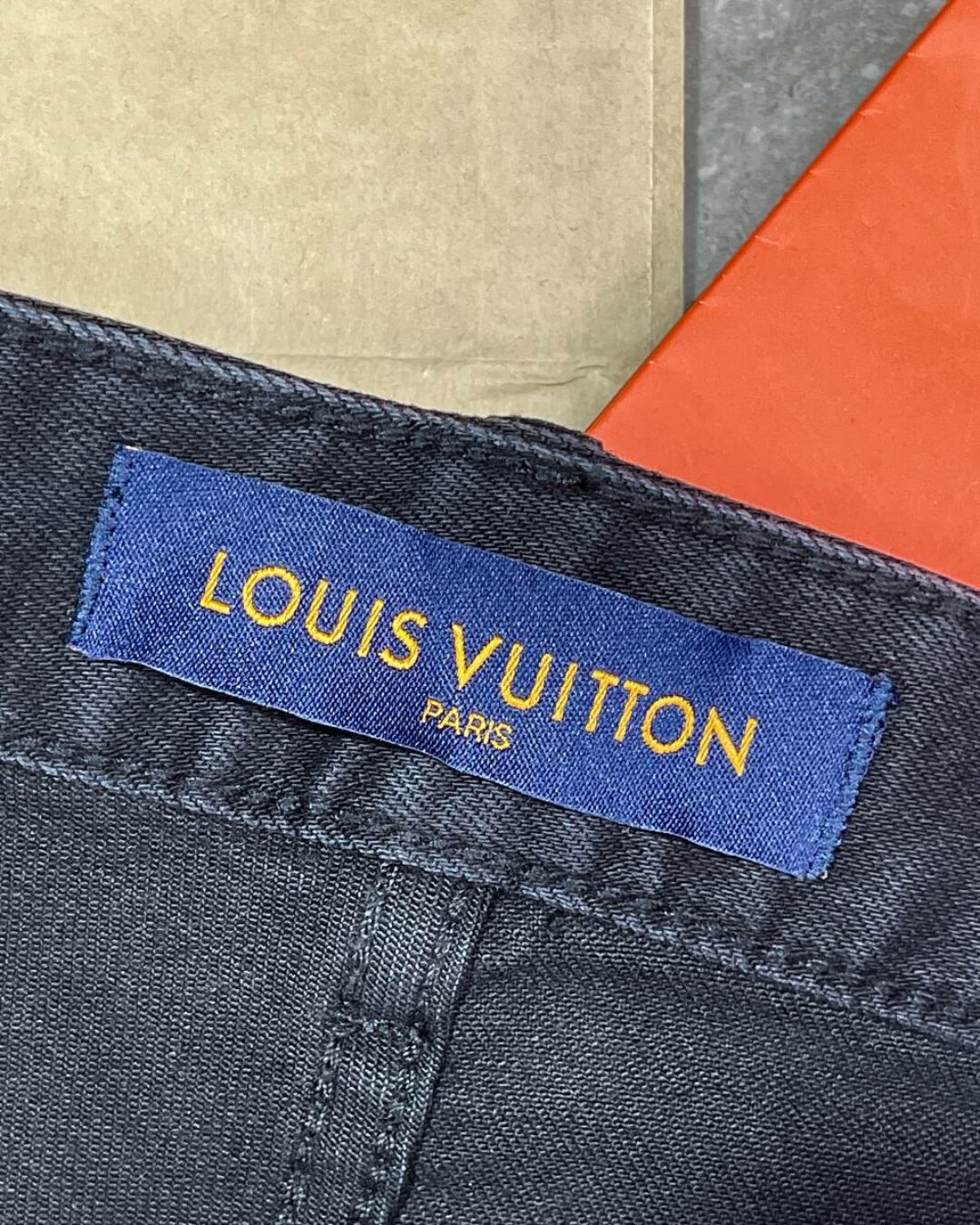 Джинсы Louis Vuitton