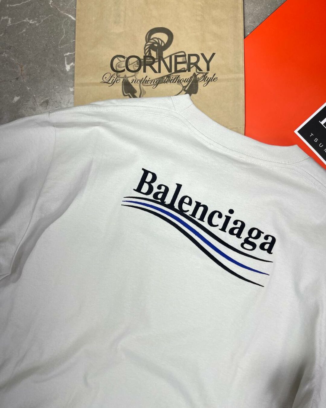 Футболка Balenciaga