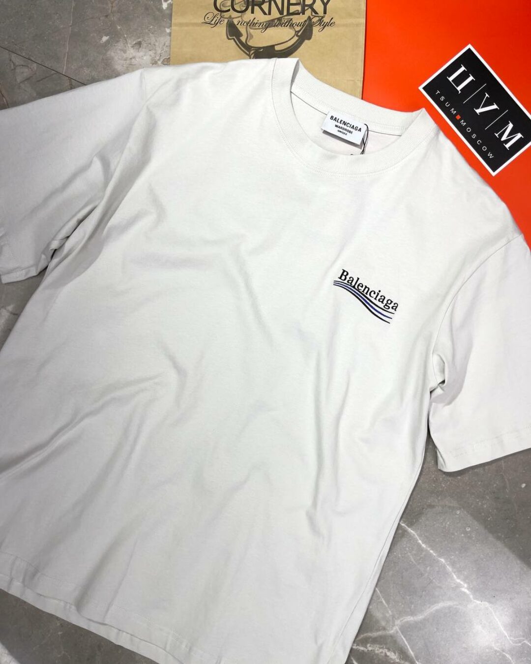 Футболка Balenciaga