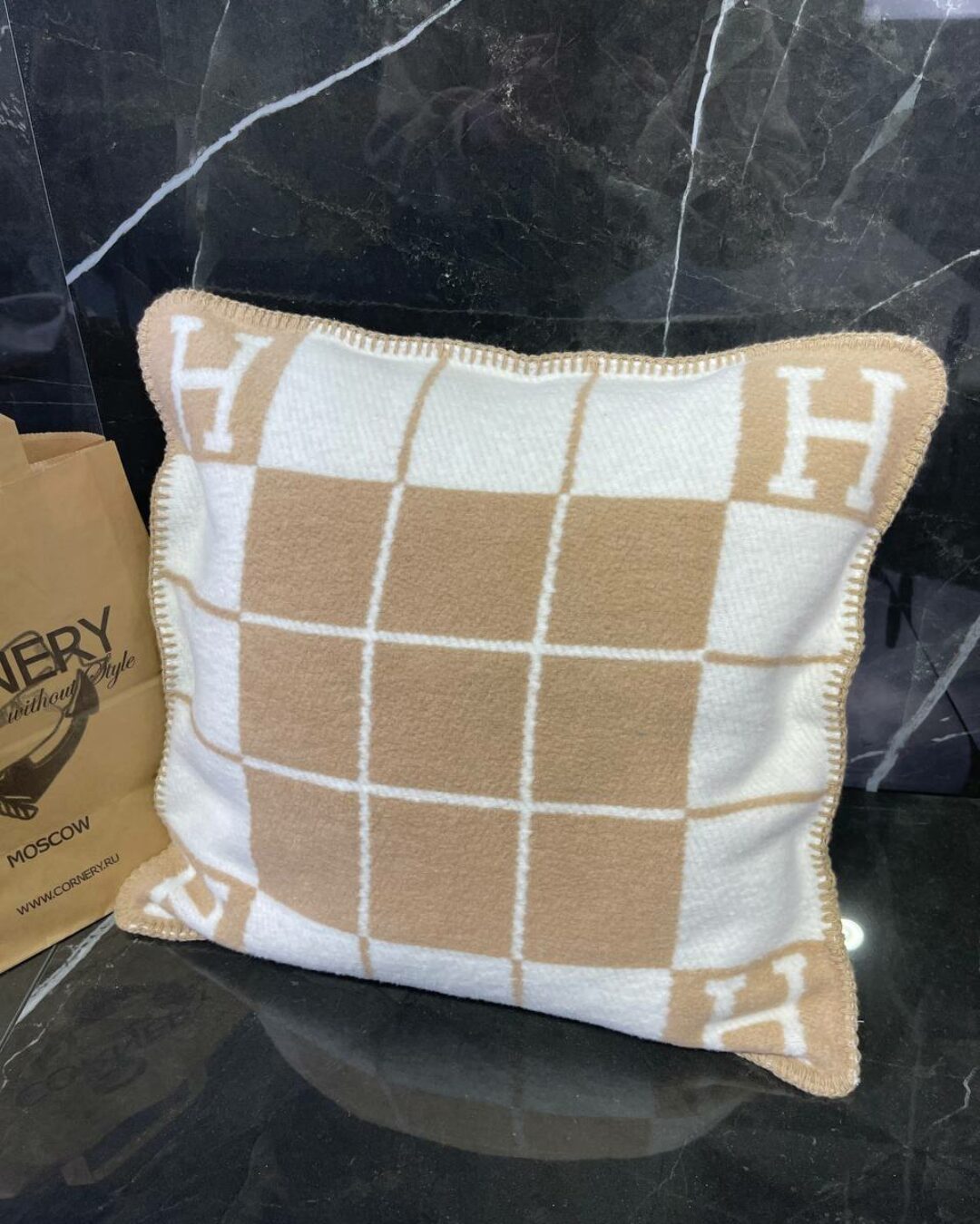 Чехол для подушки Hermes