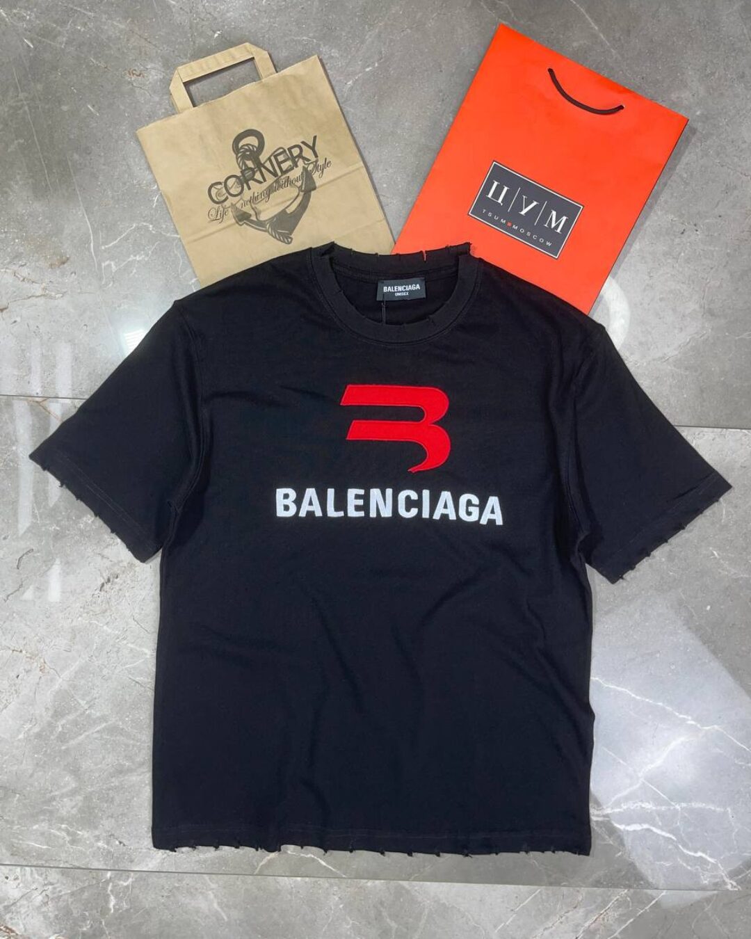 Футболка Balenciaga
