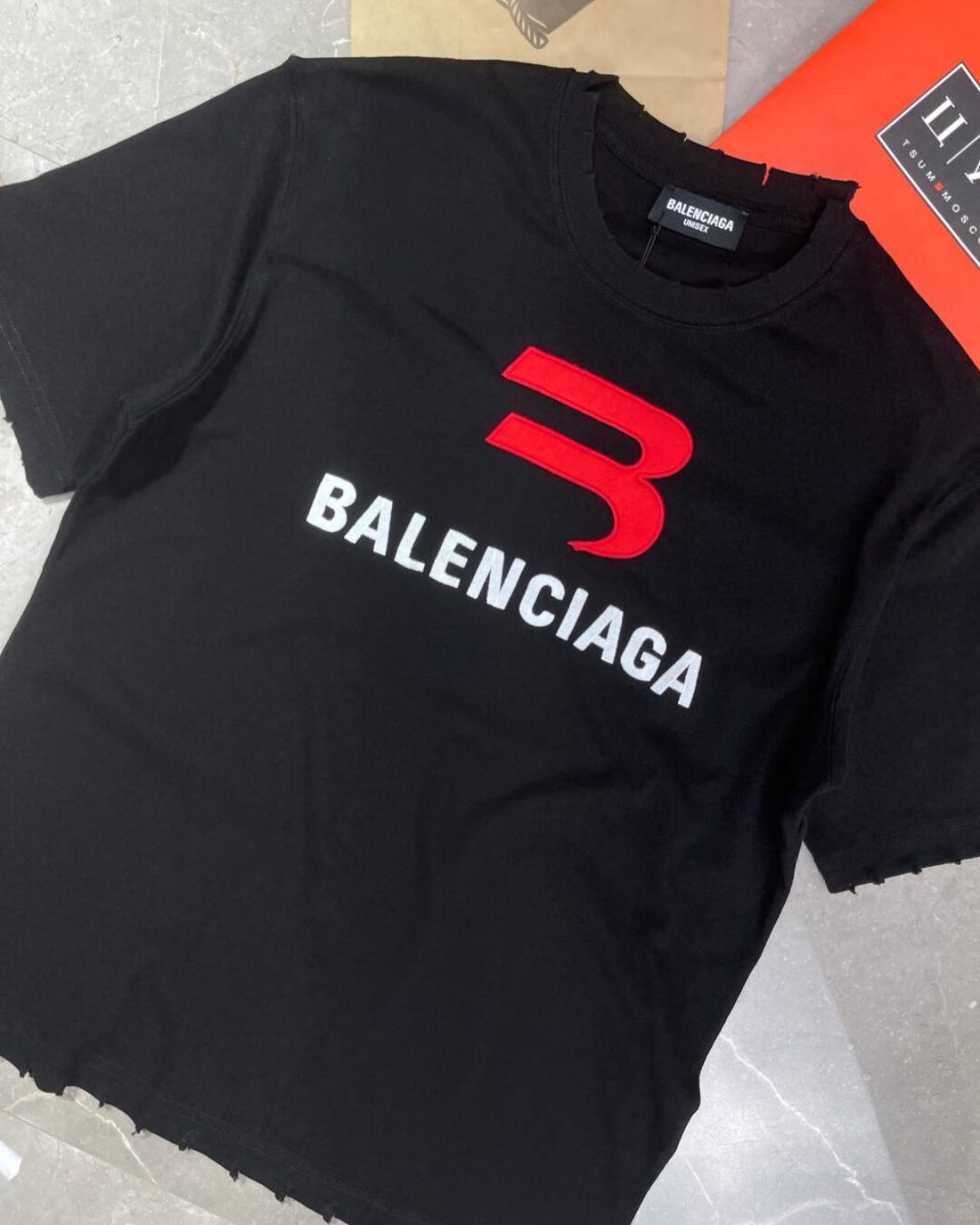Футболка Balenciaga — фото 6