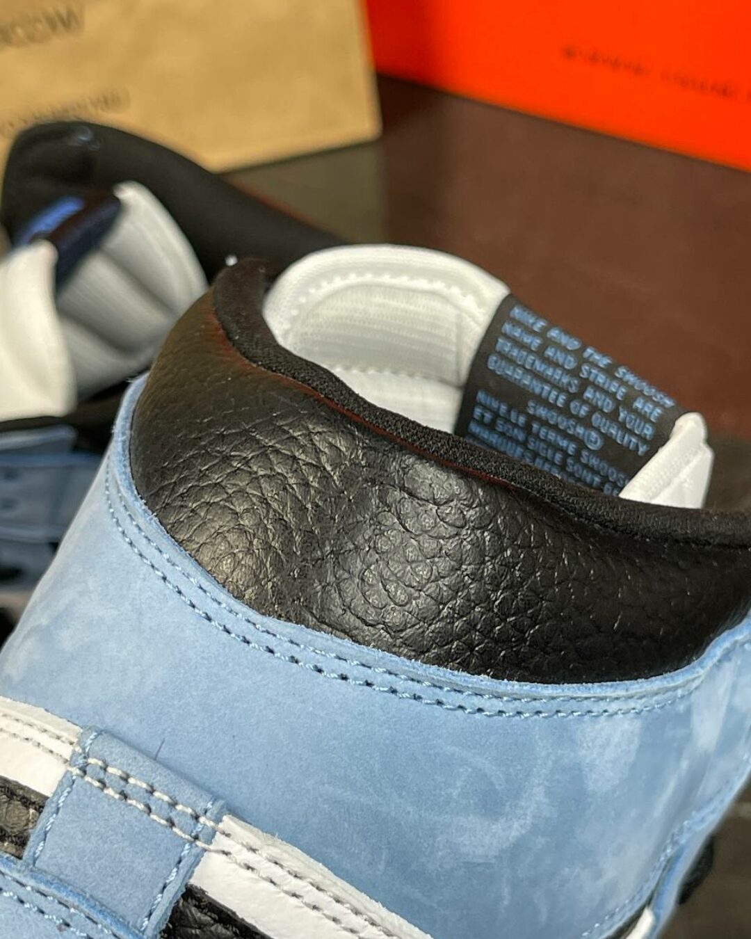 Кроссовки Jordan 1 Retro High White University Blue Black