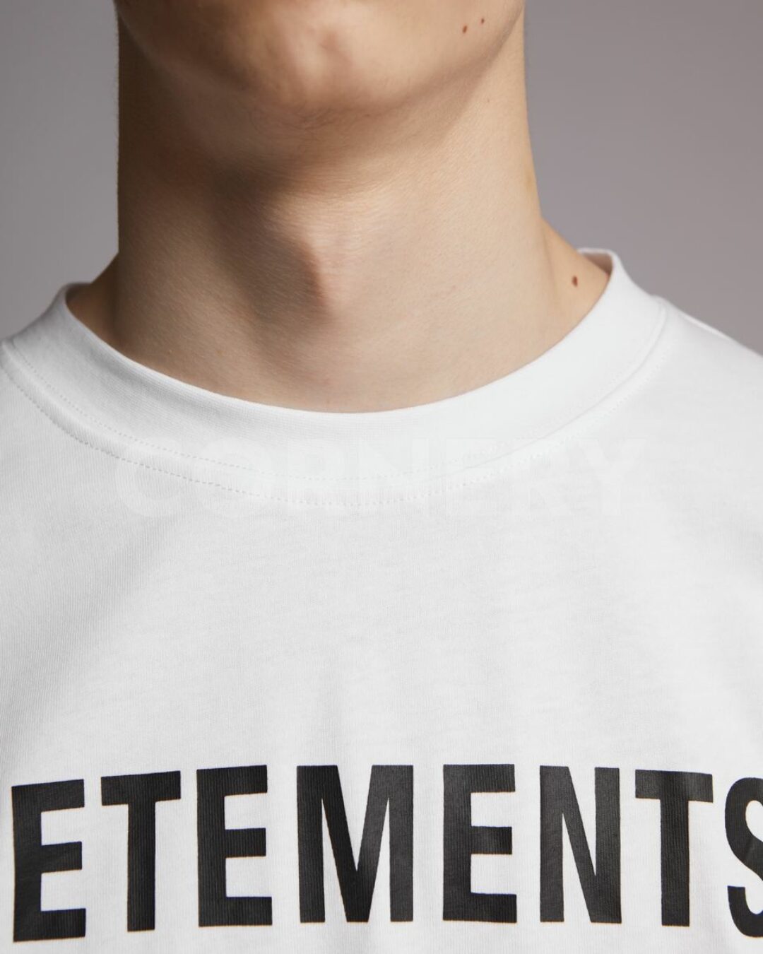 Футболка Vetements